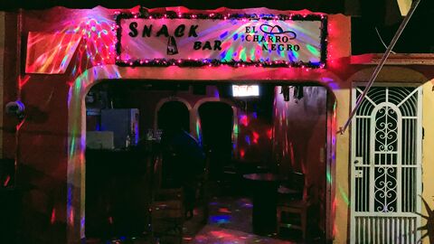 Snack Bar Charro Negro image 2