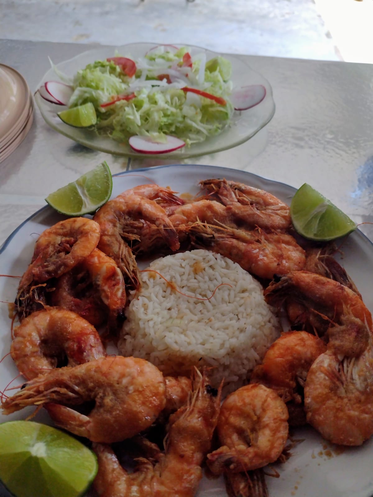 Mariscos la riviera image 1