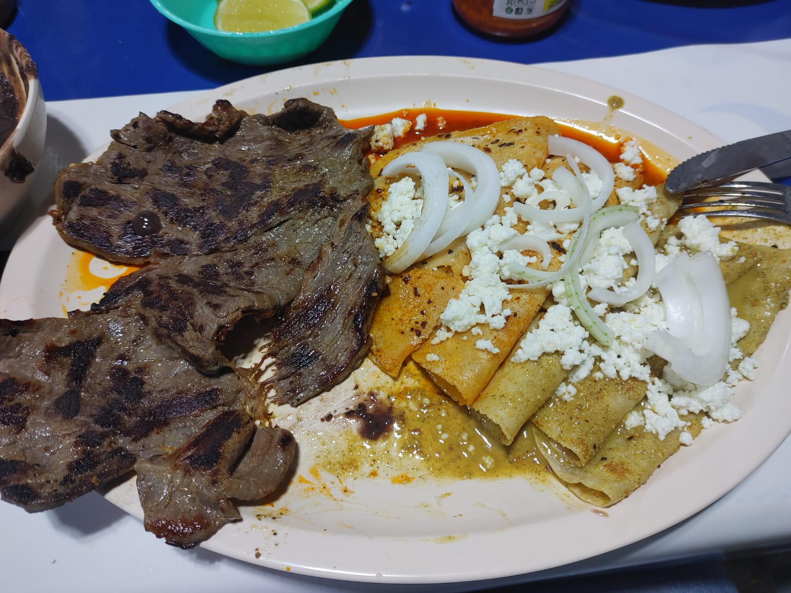 Taqueria El Piolin image 1