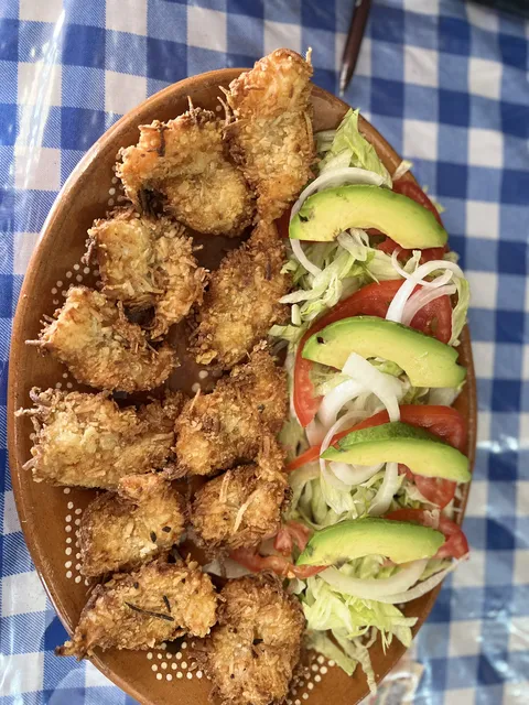 Mariscos y Antojitos El Pollo - Calzadas image 2