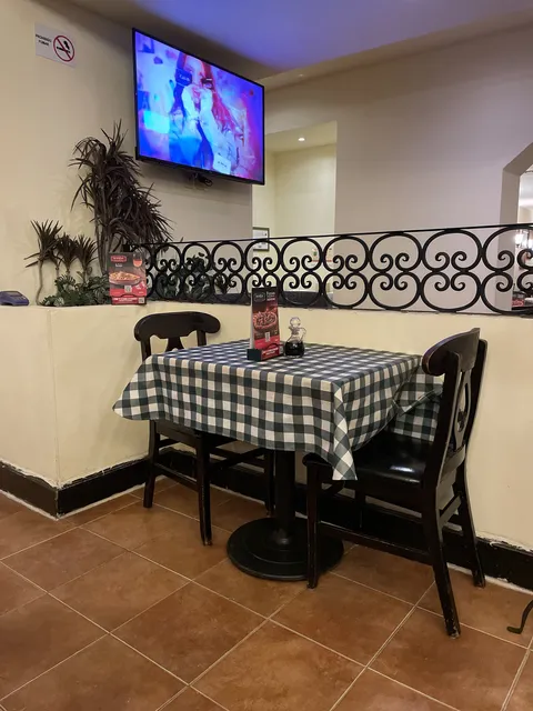 Italianni's image 6