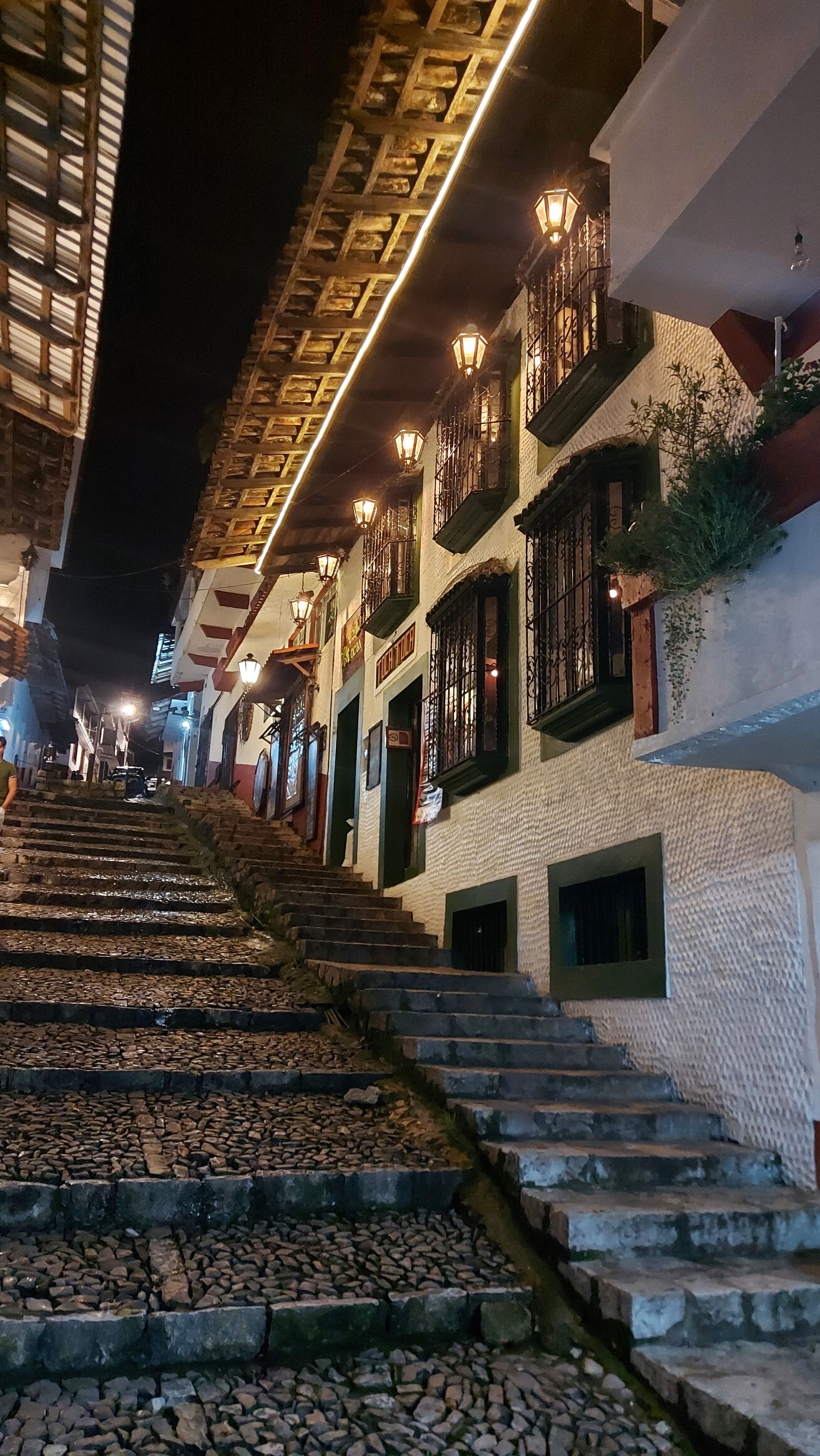 Toca Toca Pub image 6