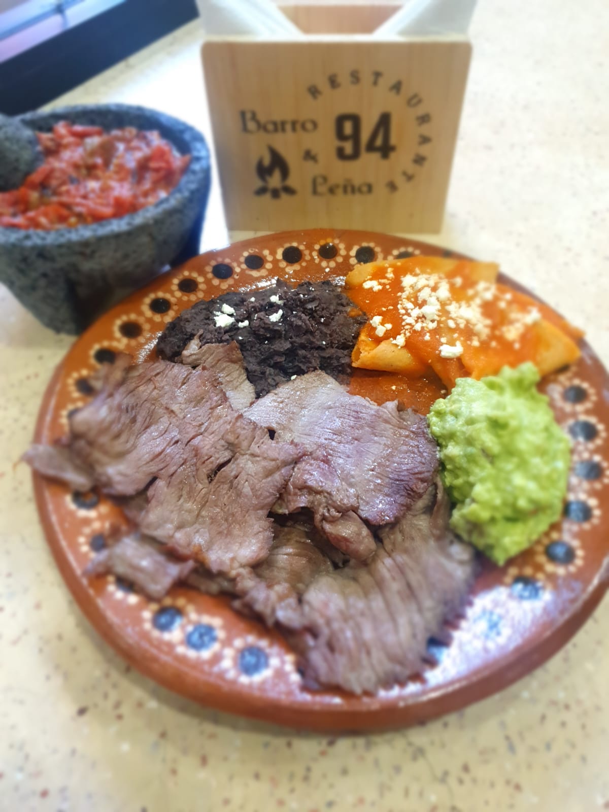 Barro y Leña 94 Restaurante image 5