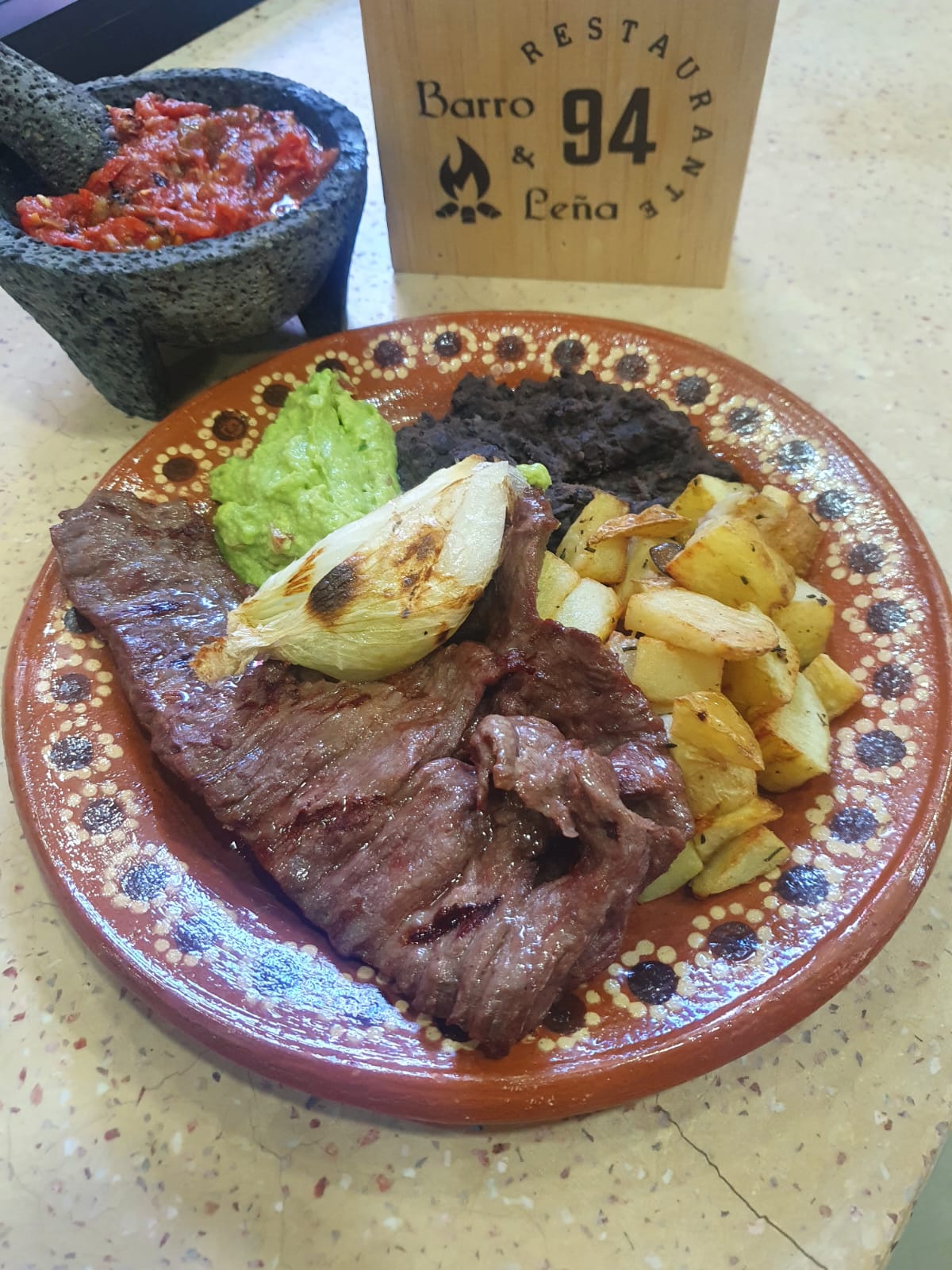 Barro y Leña 94 Restaurante image 7