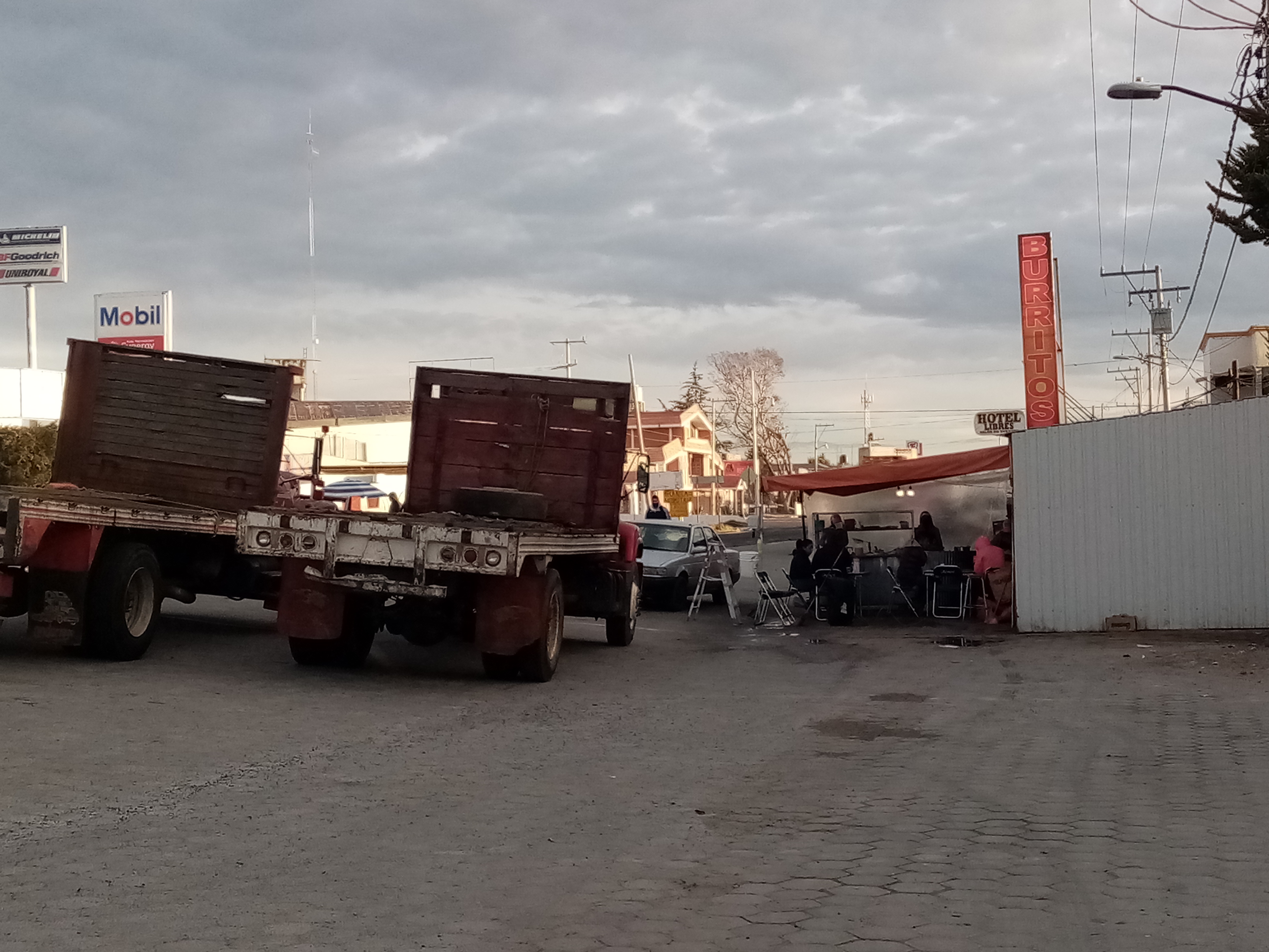 Burritos basilias De La Carretera image 6