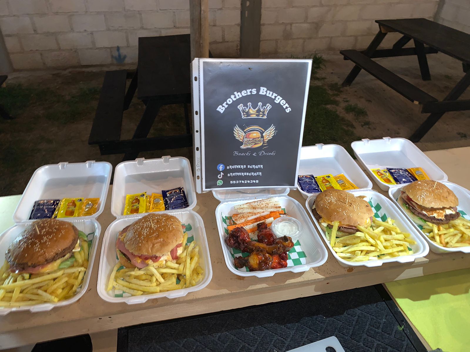 BROTHERS BURGERS image 3