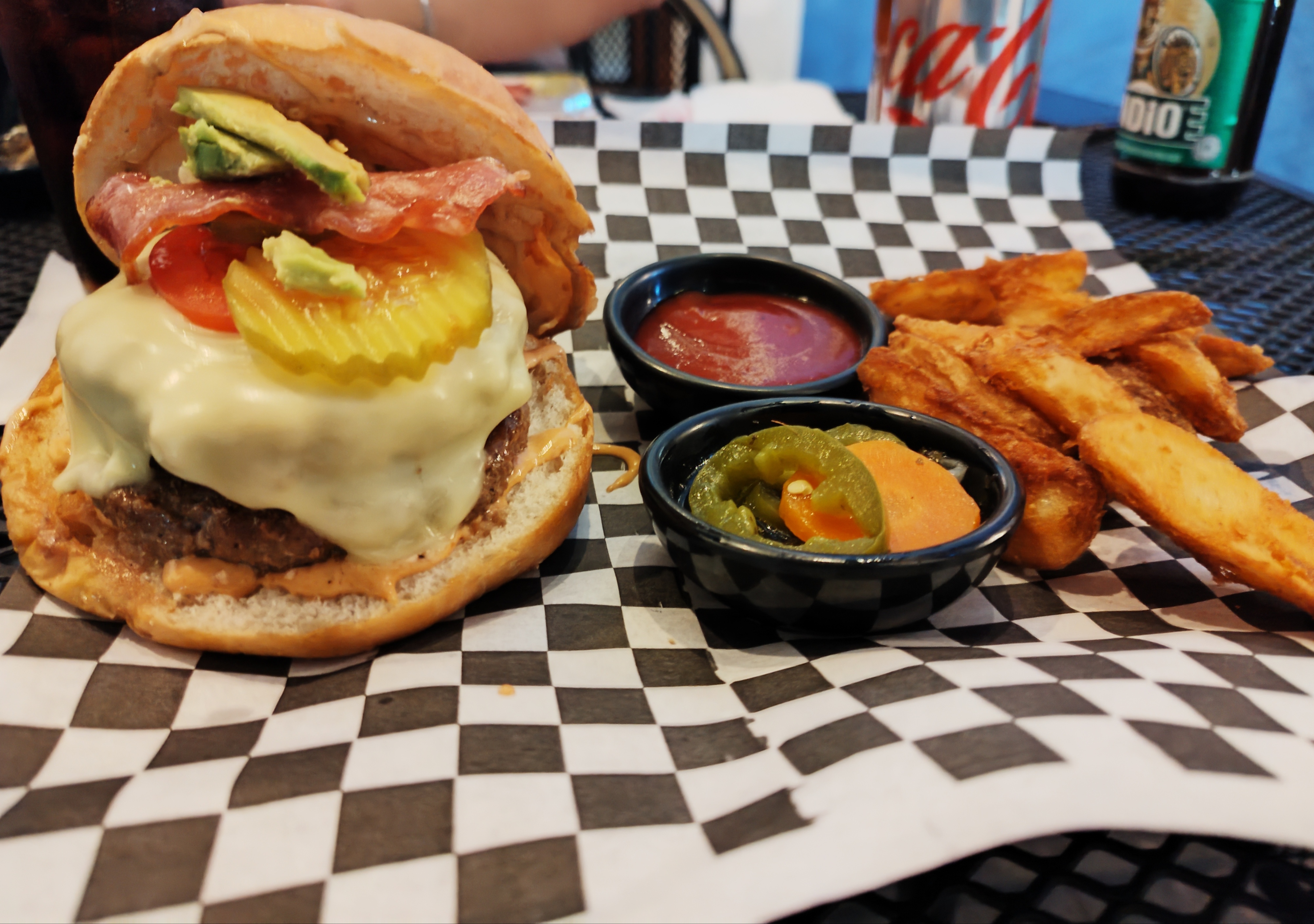 Maki Roll Sushi Y Algo Más image 2