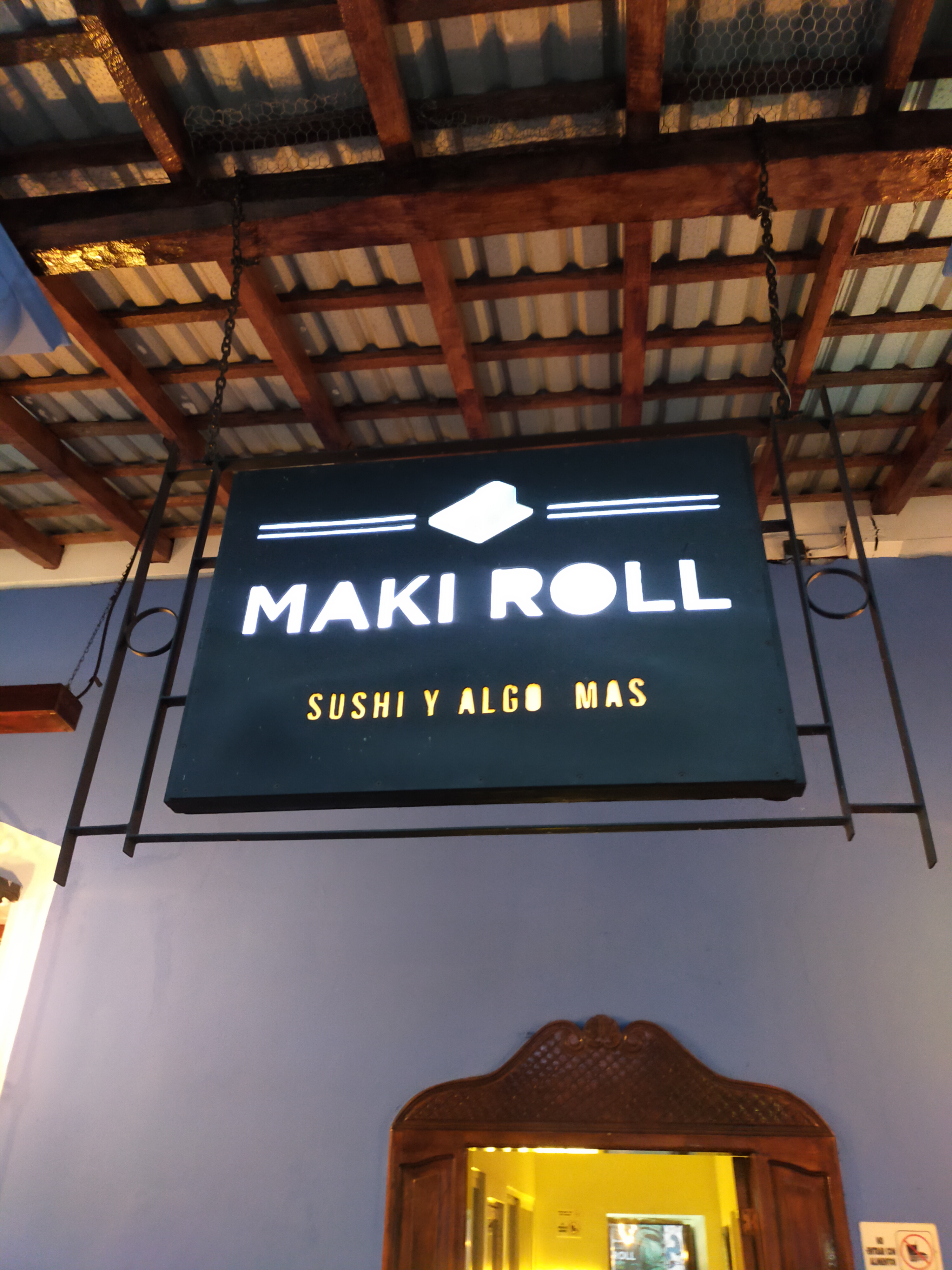 Maki Roll Sushi Y Algo Más image 4