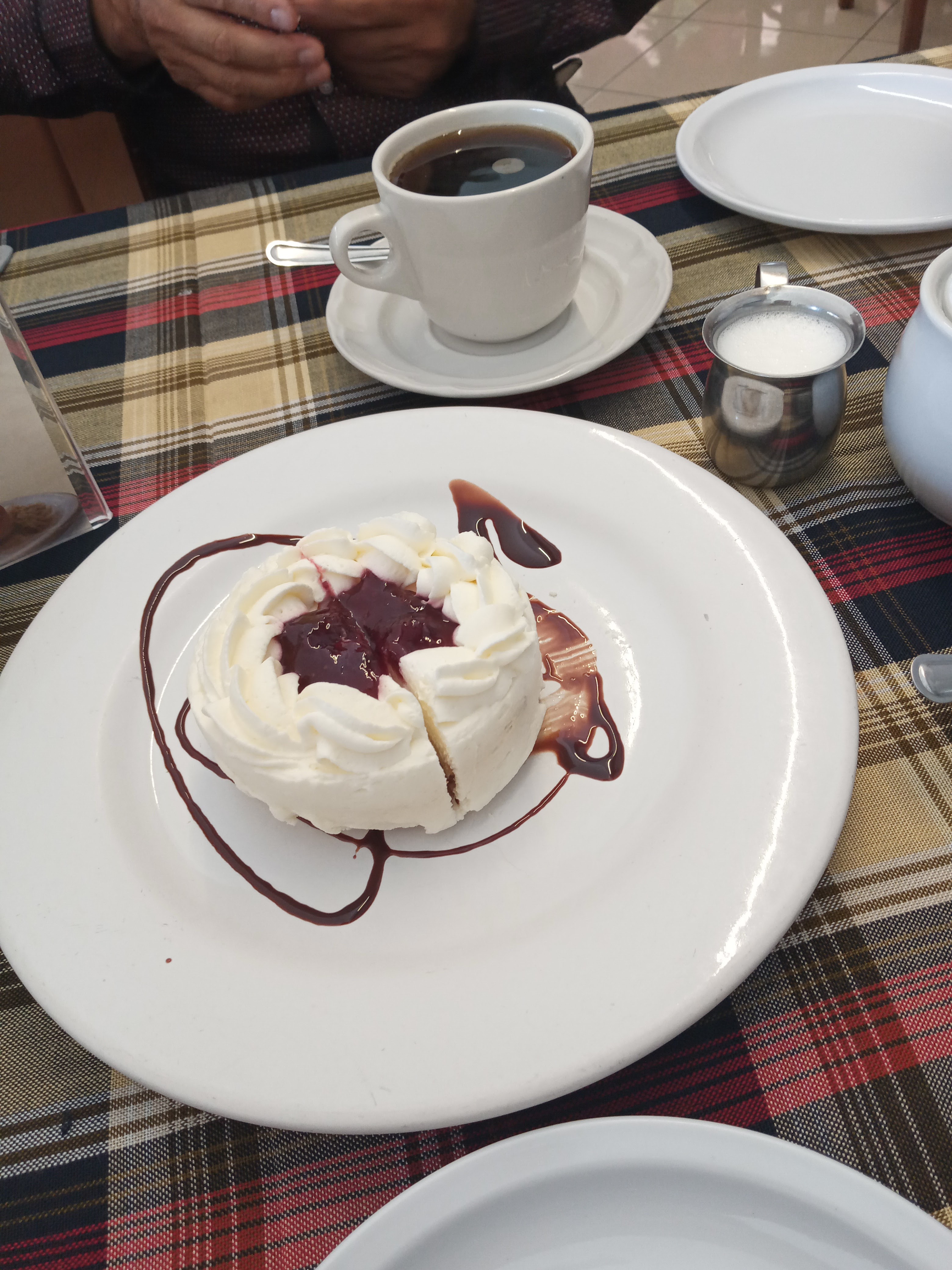 Restaurant And Bakery Vienes image 6