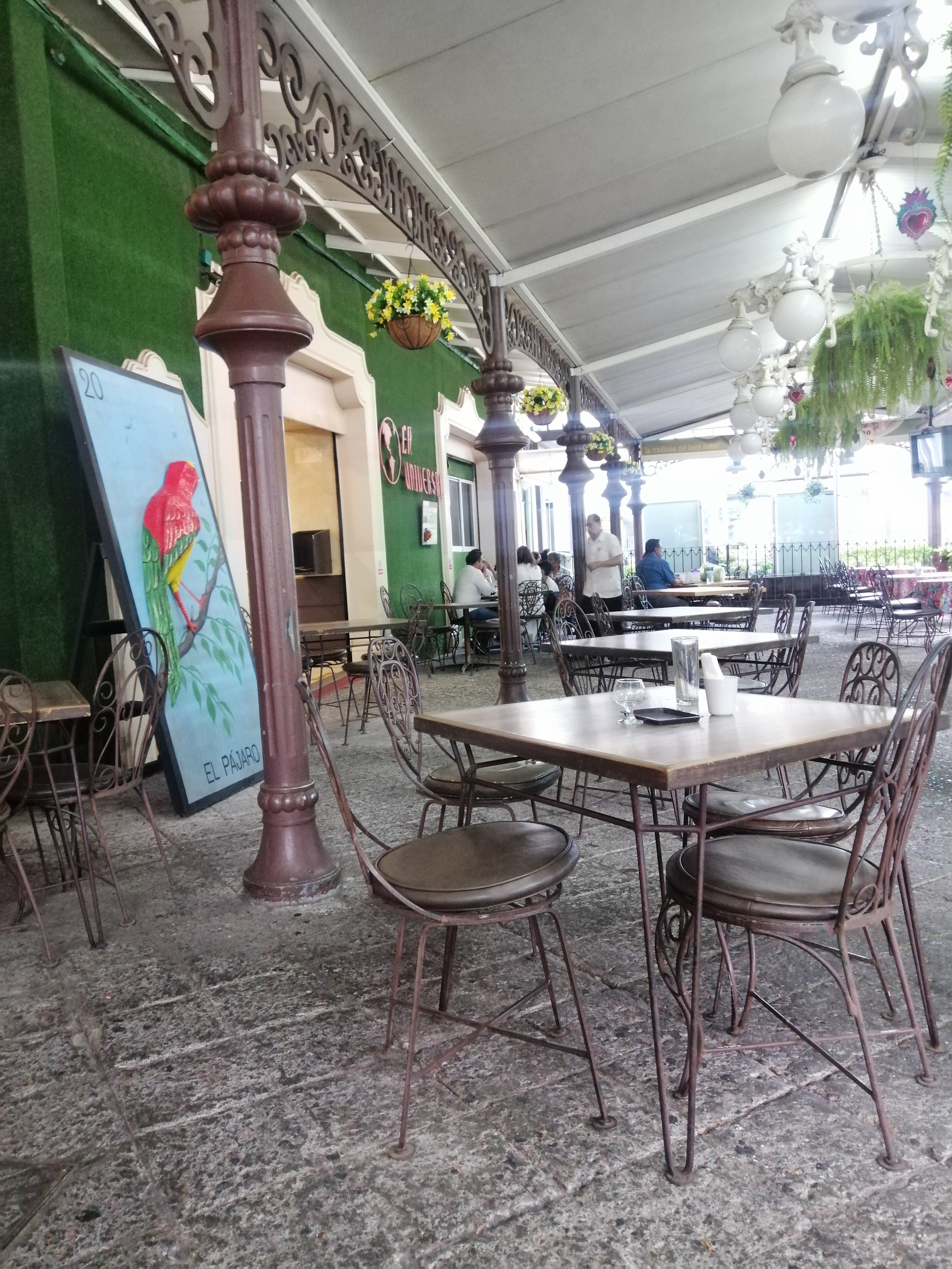 La Universal image 3