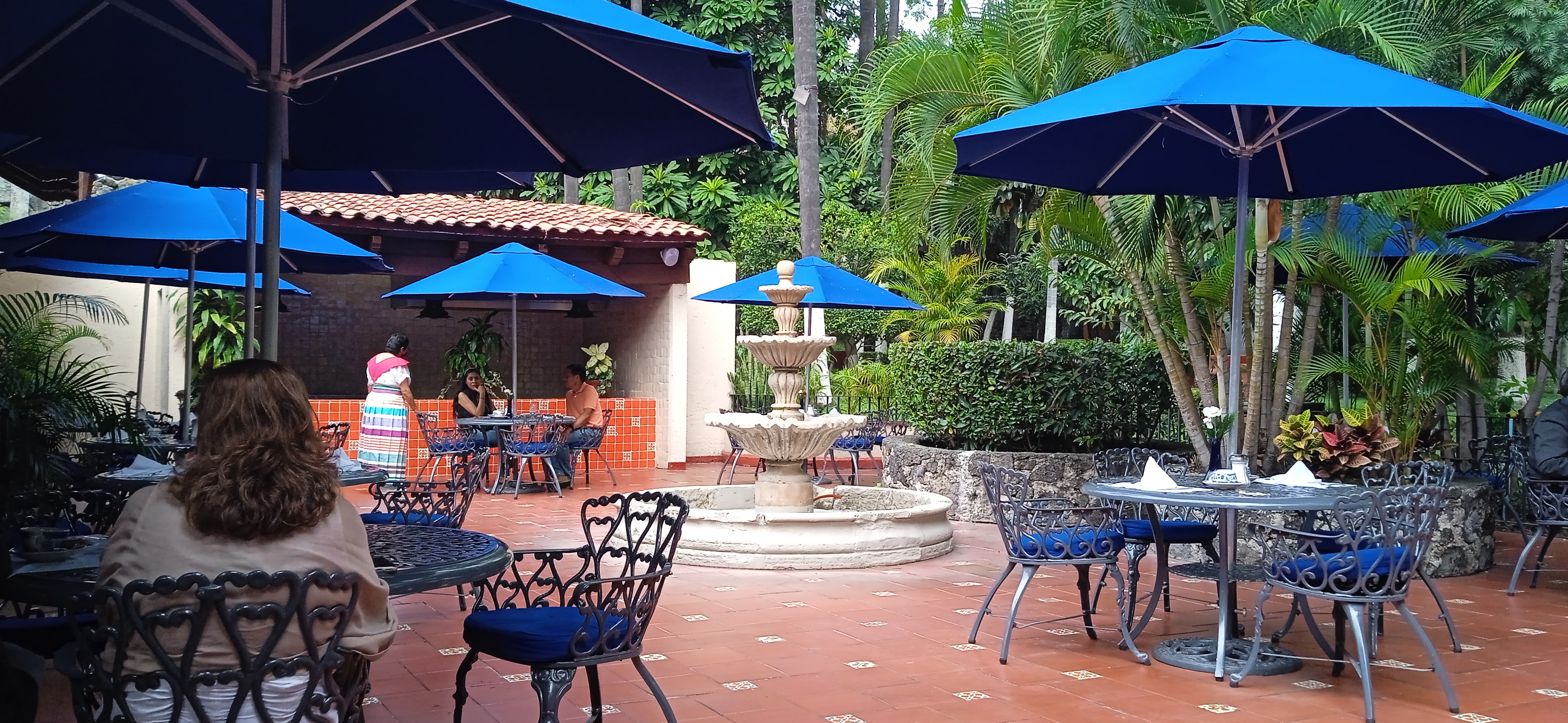 Sanborns Cuernavaca | Restaurante, Tienda y Farmacia image 1