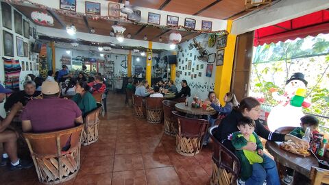 Loncheria y Mariscos Pepon image 1