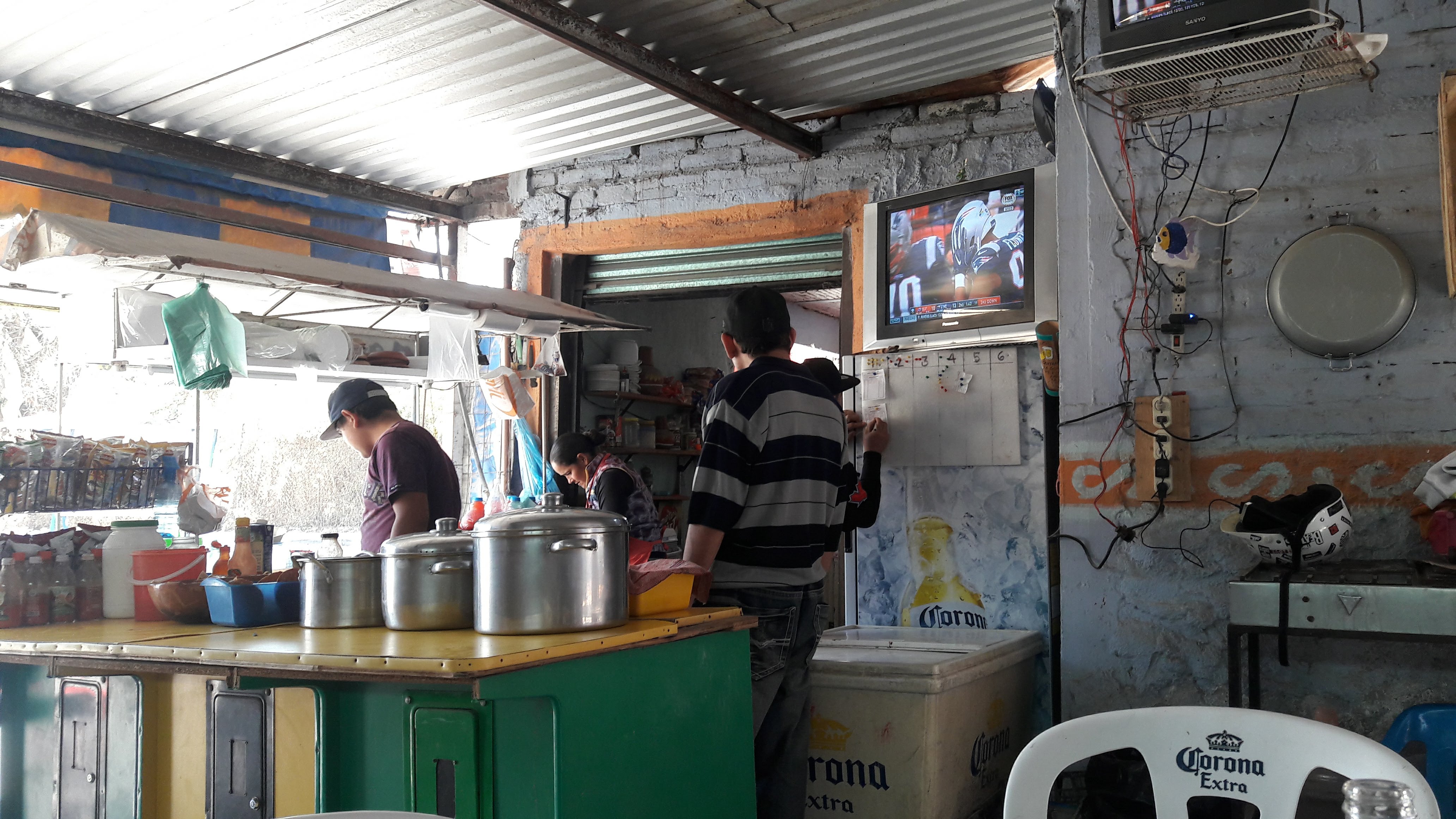 Loncheria y Mariscos Pepon image 10