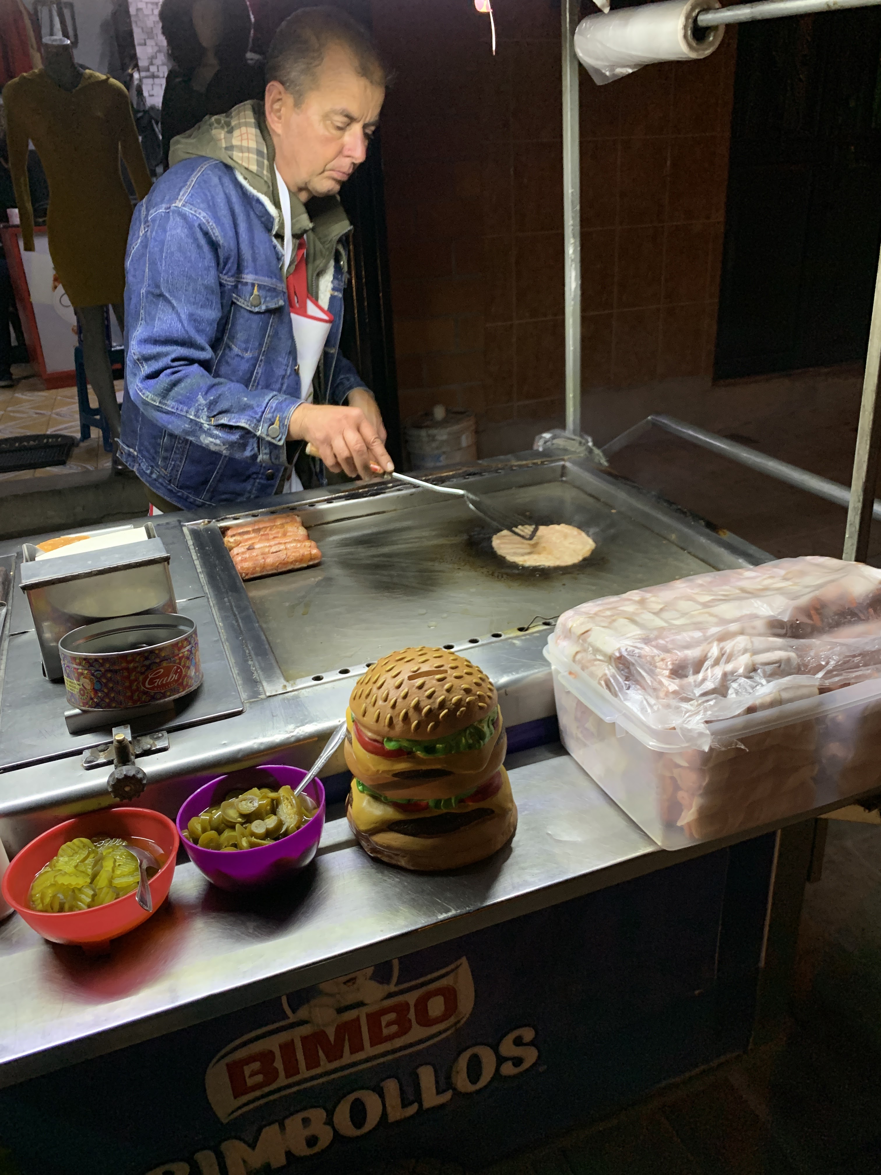 Hamburguesas El Catarito image 1