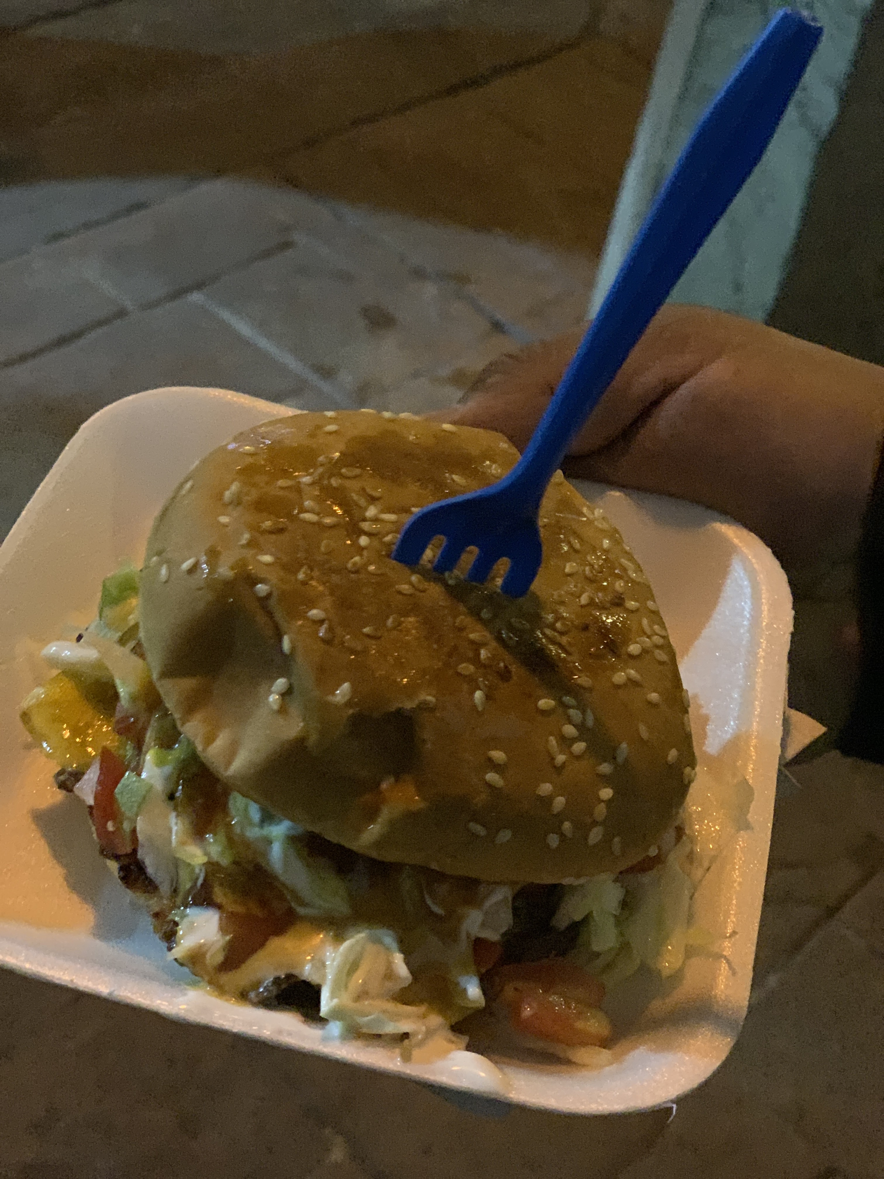 Hamburguesas El Catarito image 2