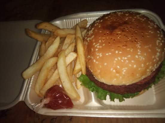 CARNIVOROS BURGER'S image 5