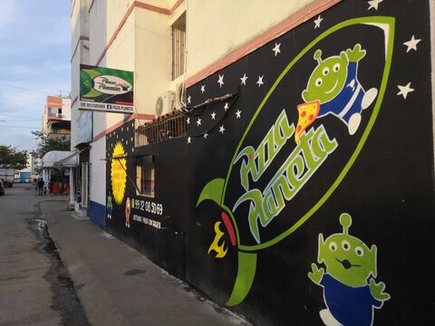 Pizza Planeta image 2