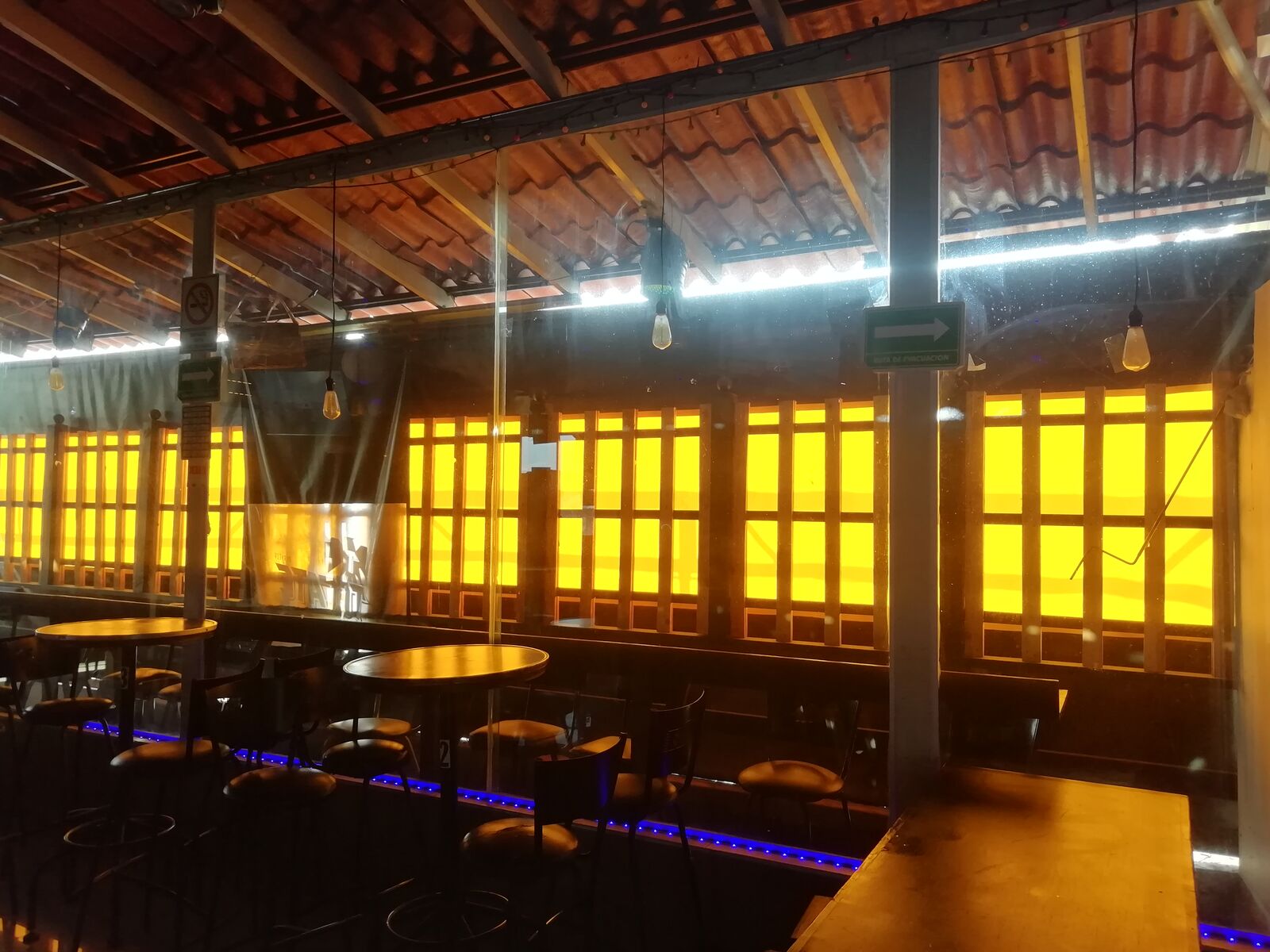 Bar La Chinguenguenxona image 3