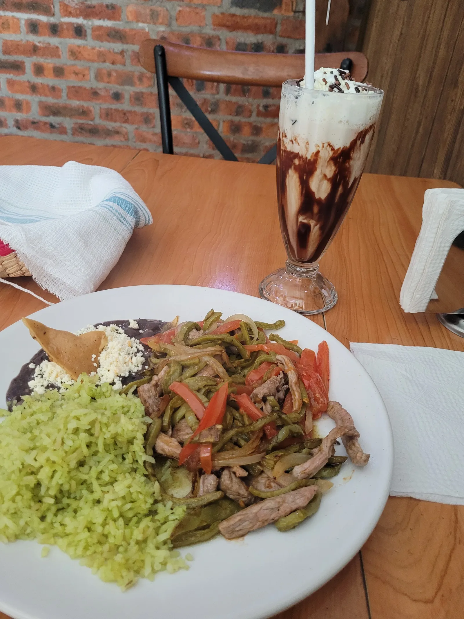 Mate Bistro image 3