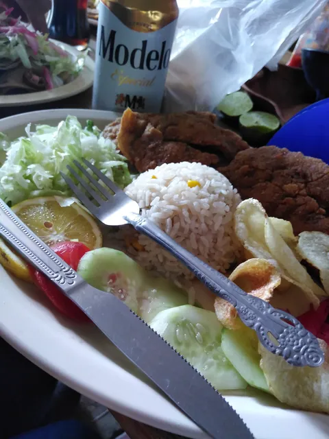restaurante de pescados tapia image 2