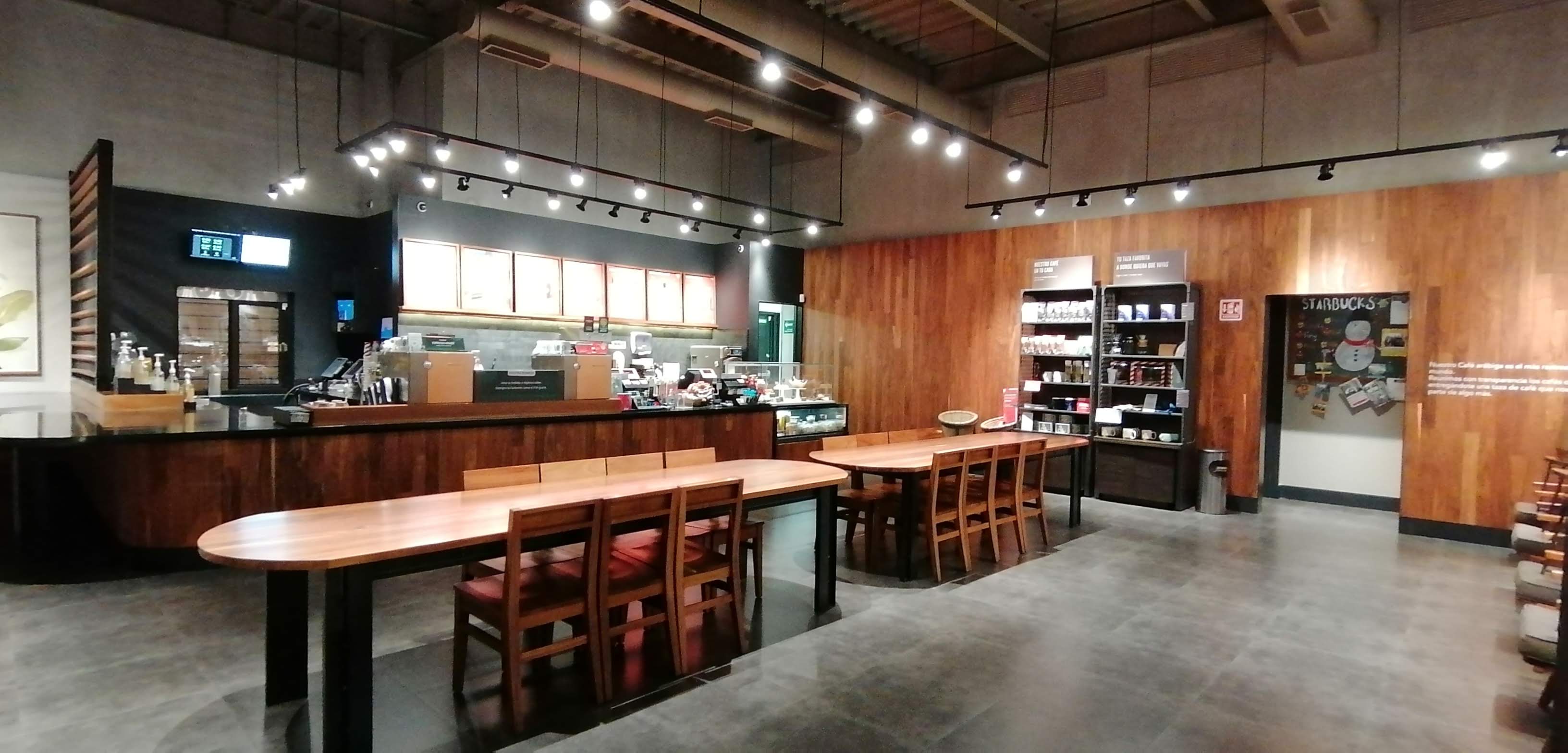 Starbucks Salamanca Mazda DT image 1