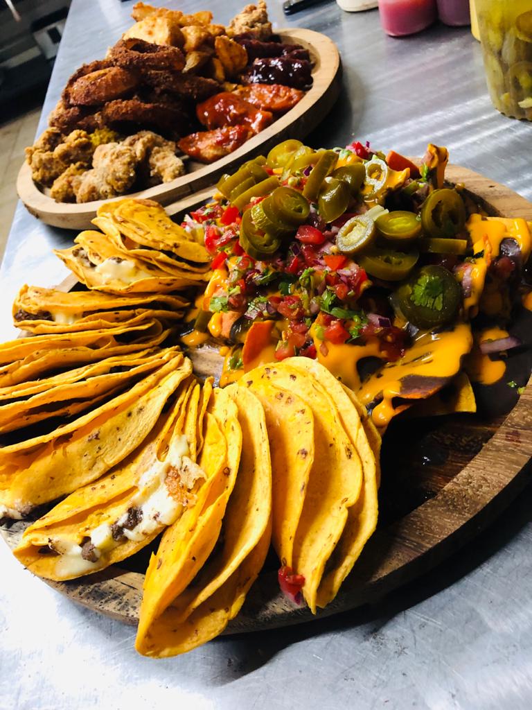 La 12 “Terraza Restaurant” image 3