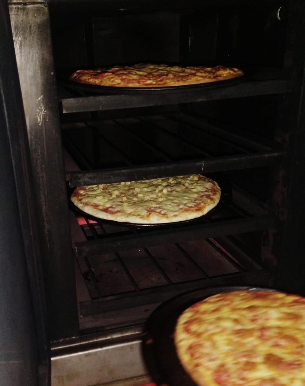 Pizzería "El maná" image 5