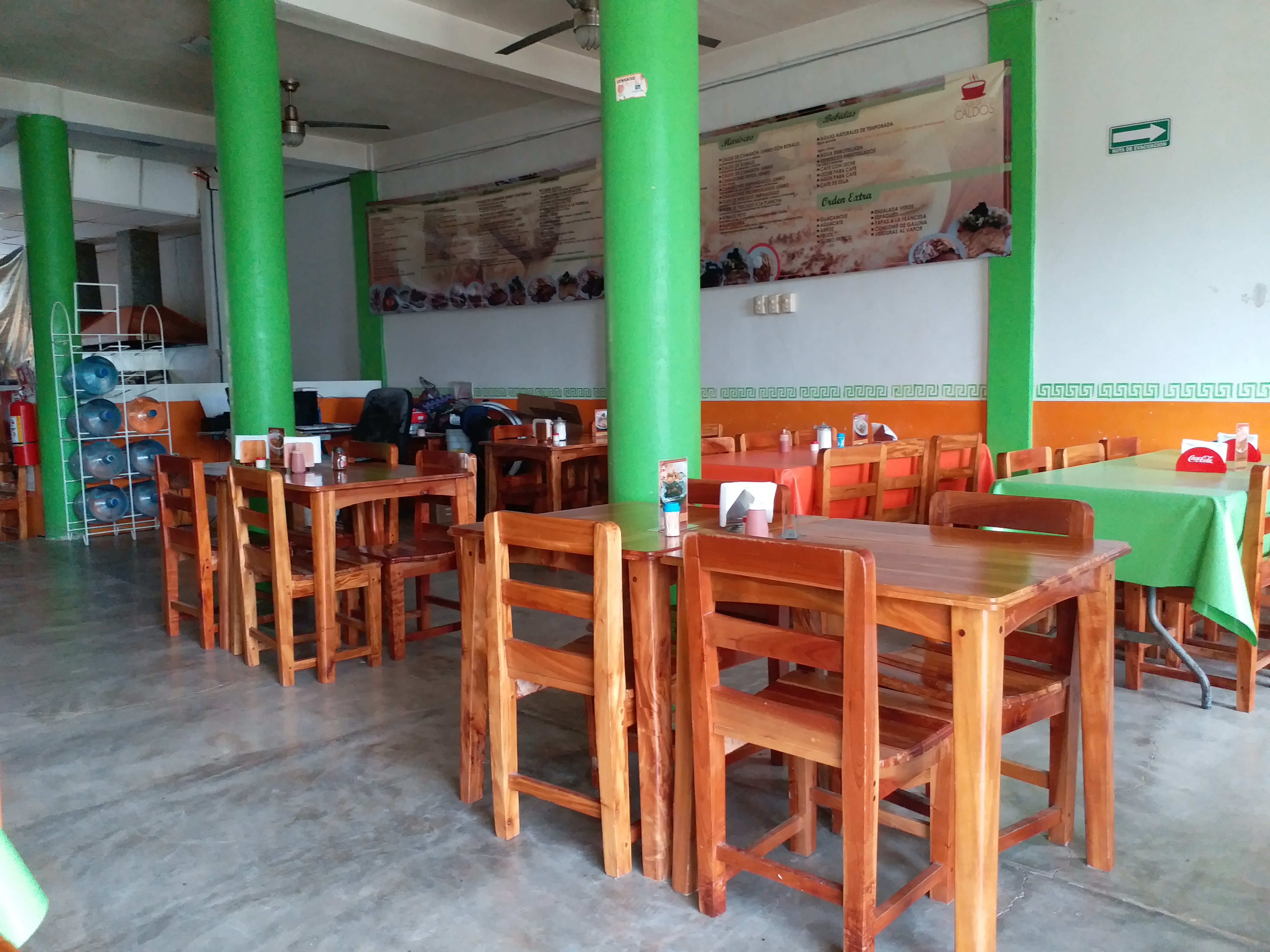 La Casa De Los Caldos image 3