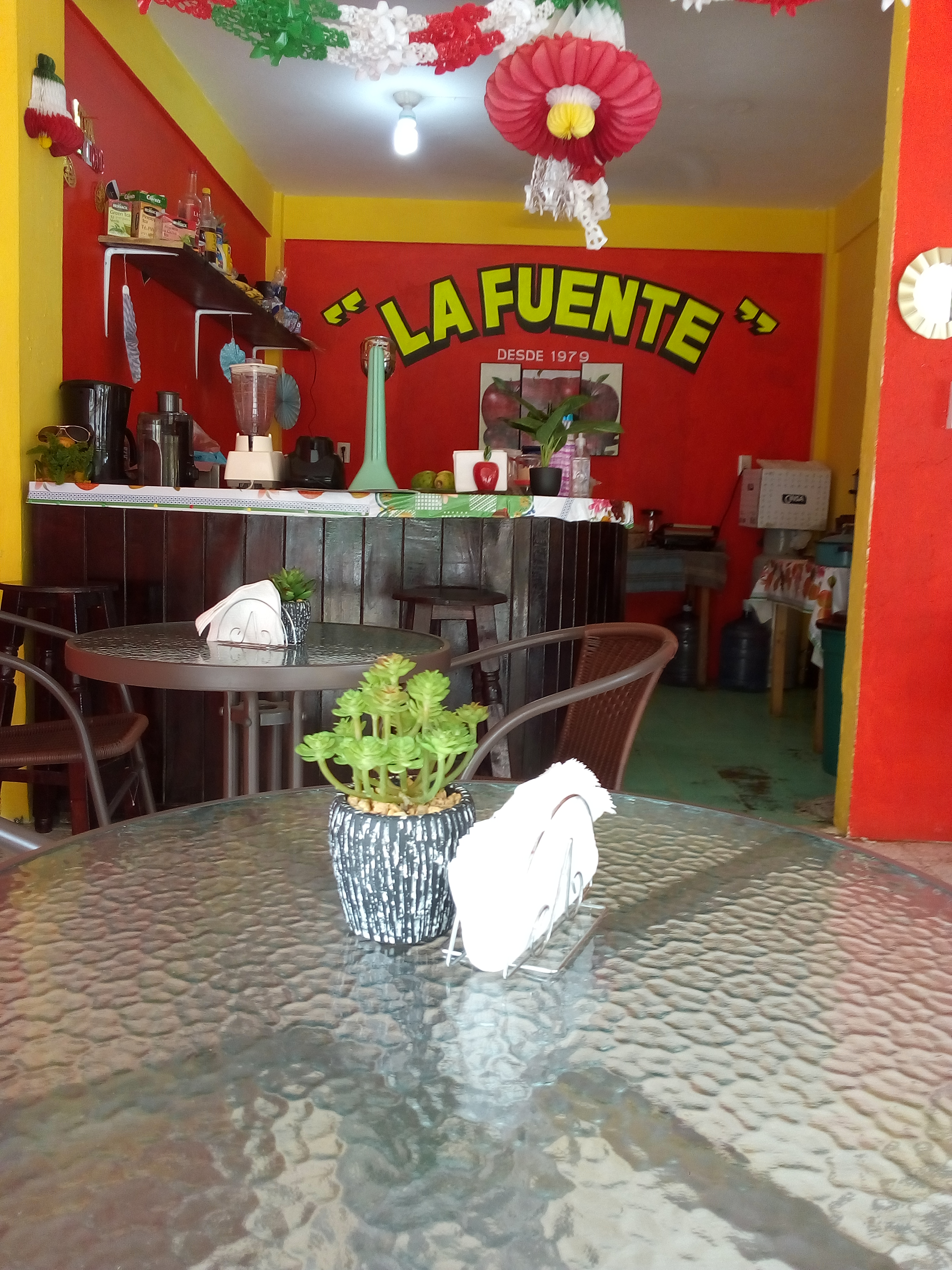 tortas y licuados La Fuente image 8