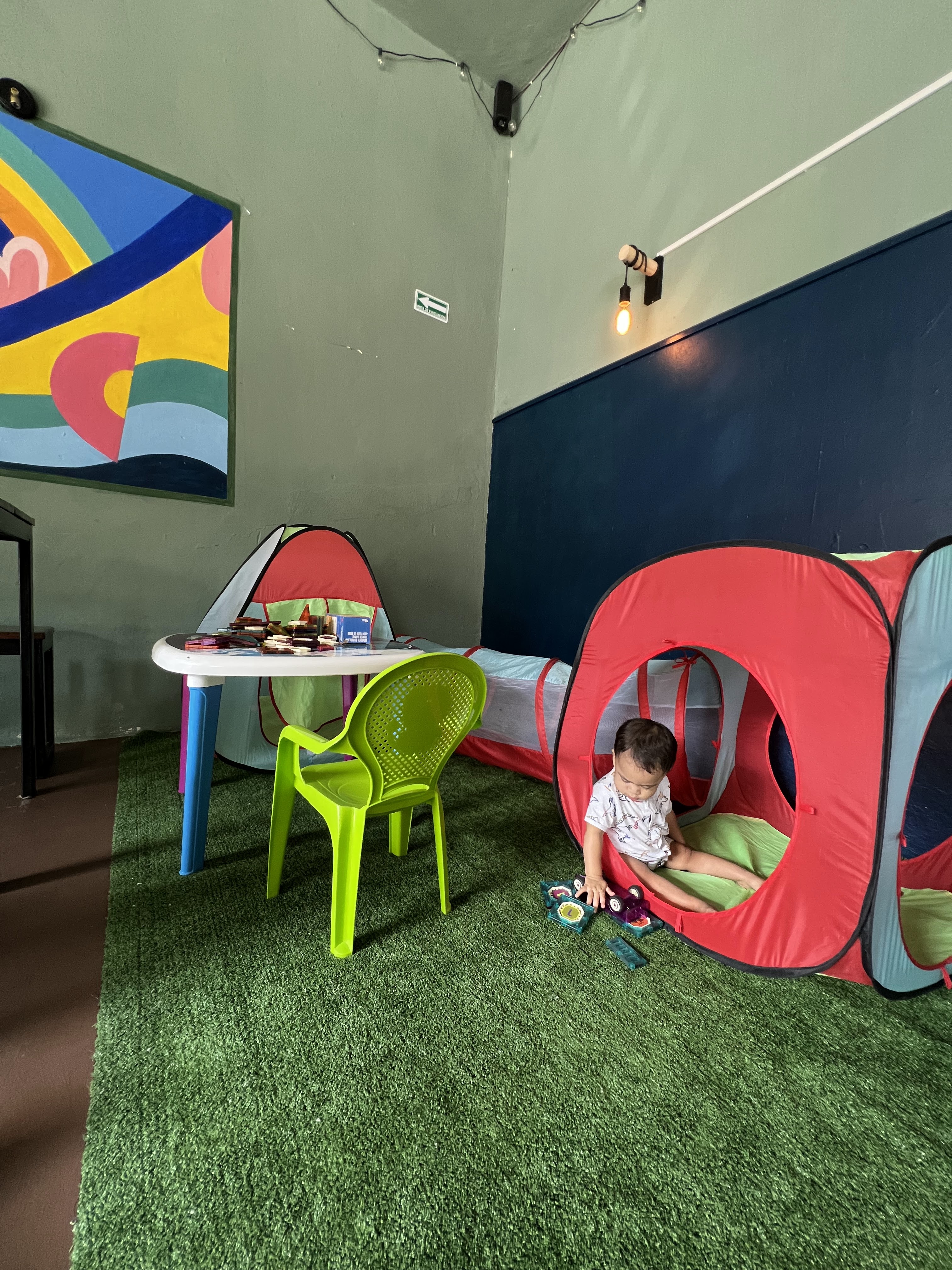 Helio's Café & Burger image 8