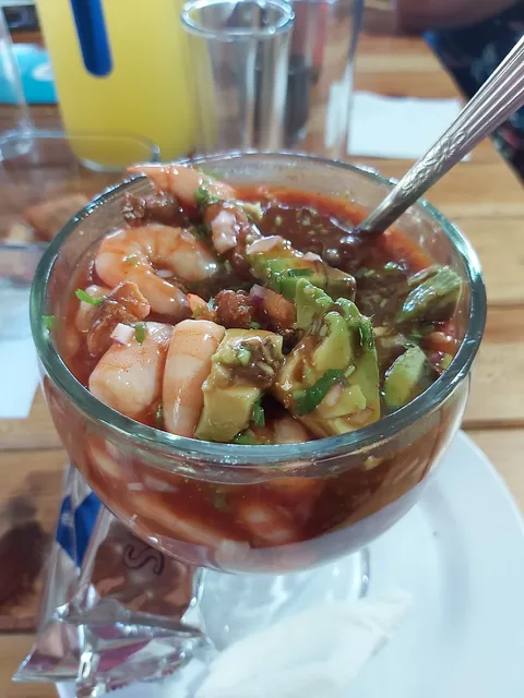 El Sambuco Coctelería image 3