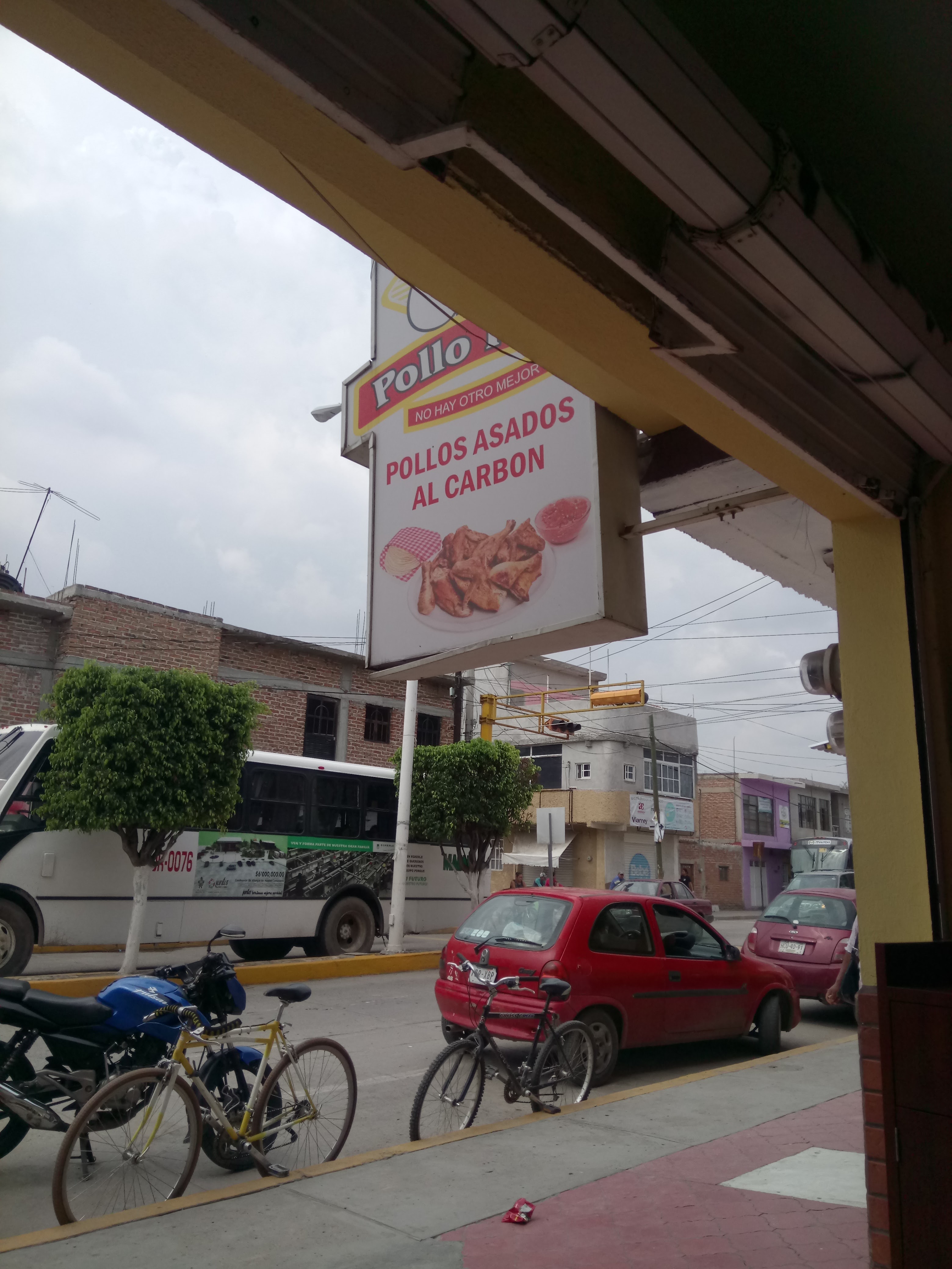 Restaurante Pollo Feliz Juventino image 7