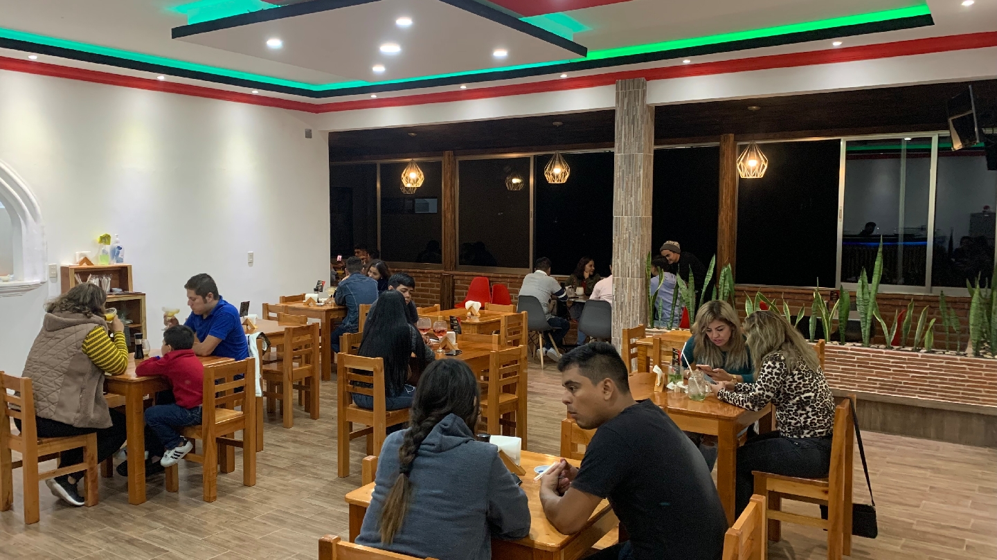 MAKACOTO sushi bar image 1