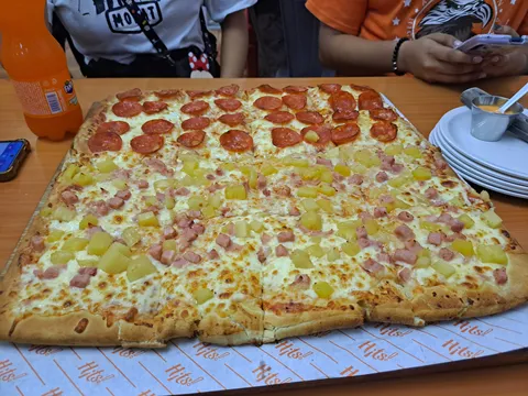 Hit Pizzas image 4