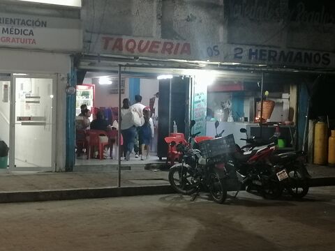 taqueria 2 hermanas image 1
