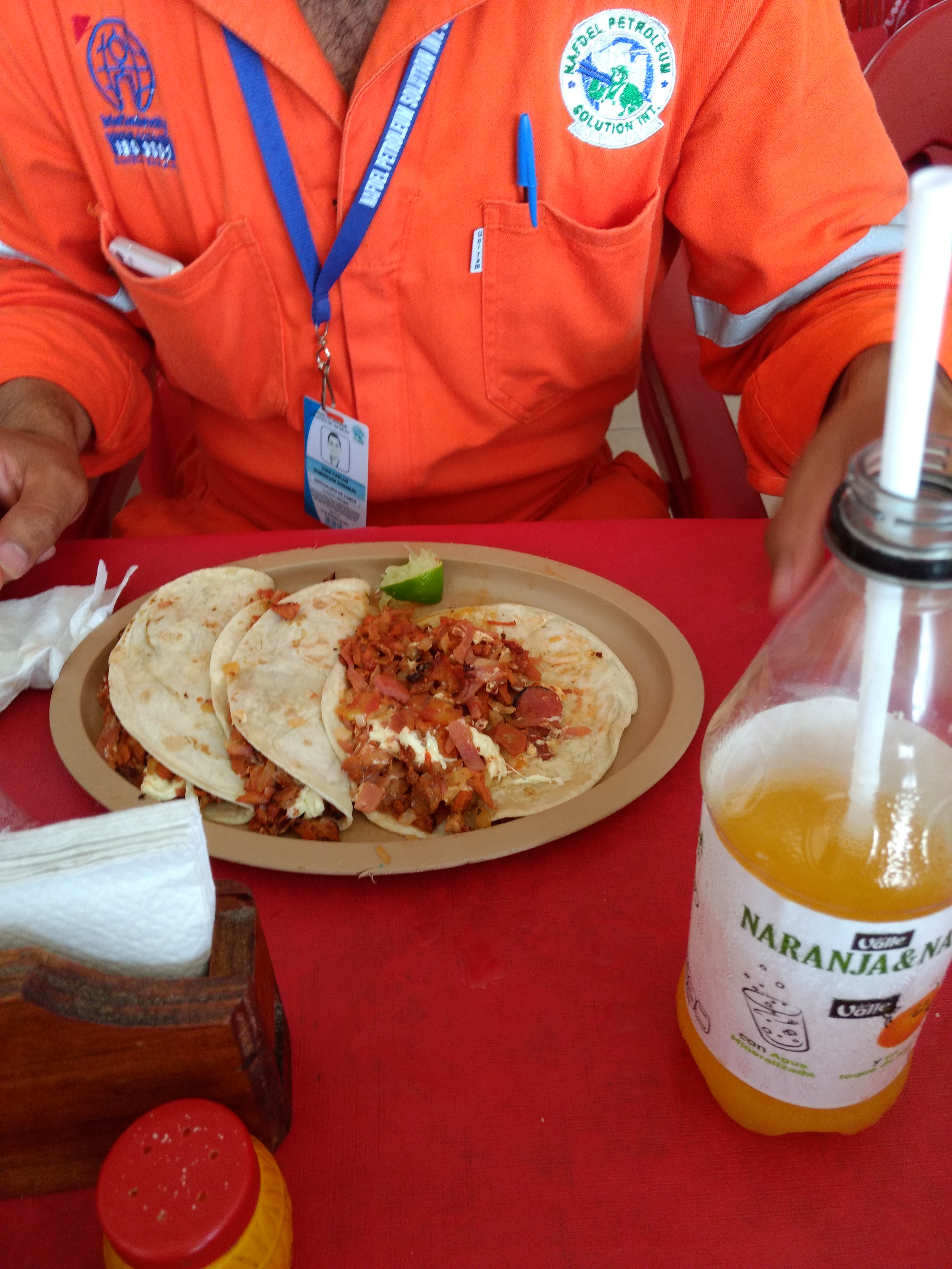 Taquería la Parrillada image 9