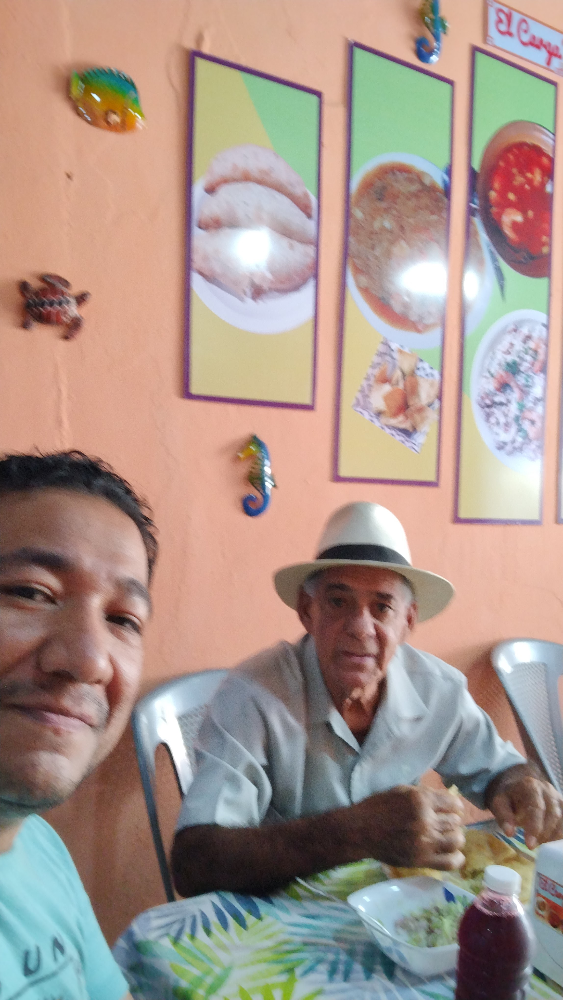 Mariscos el cargabateria image 8