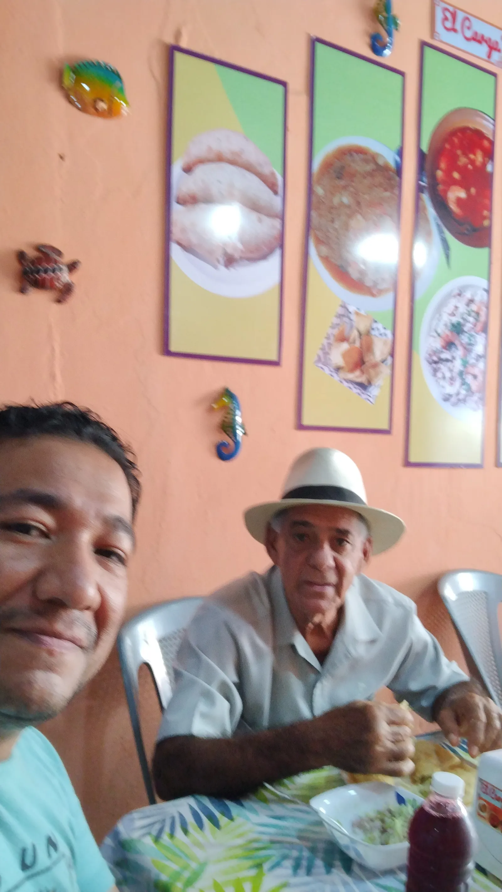 Mariscos el cargabateria image 8
