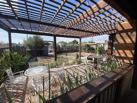 Chamizzo Restaurant image 1