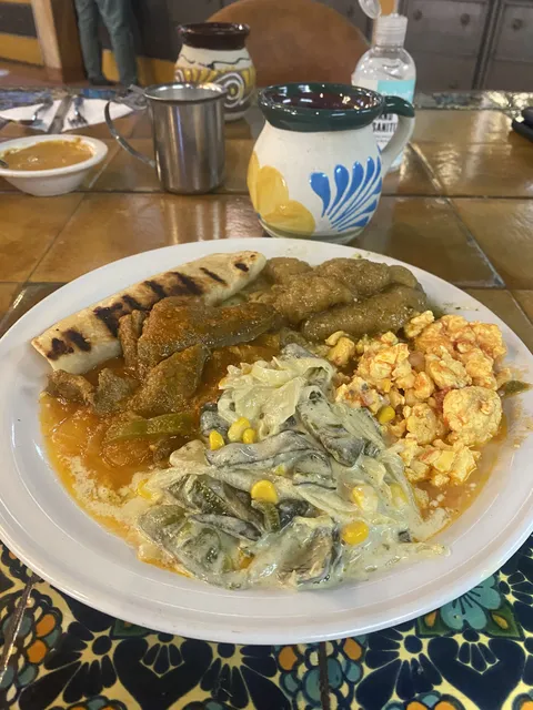 El Zarape image 4