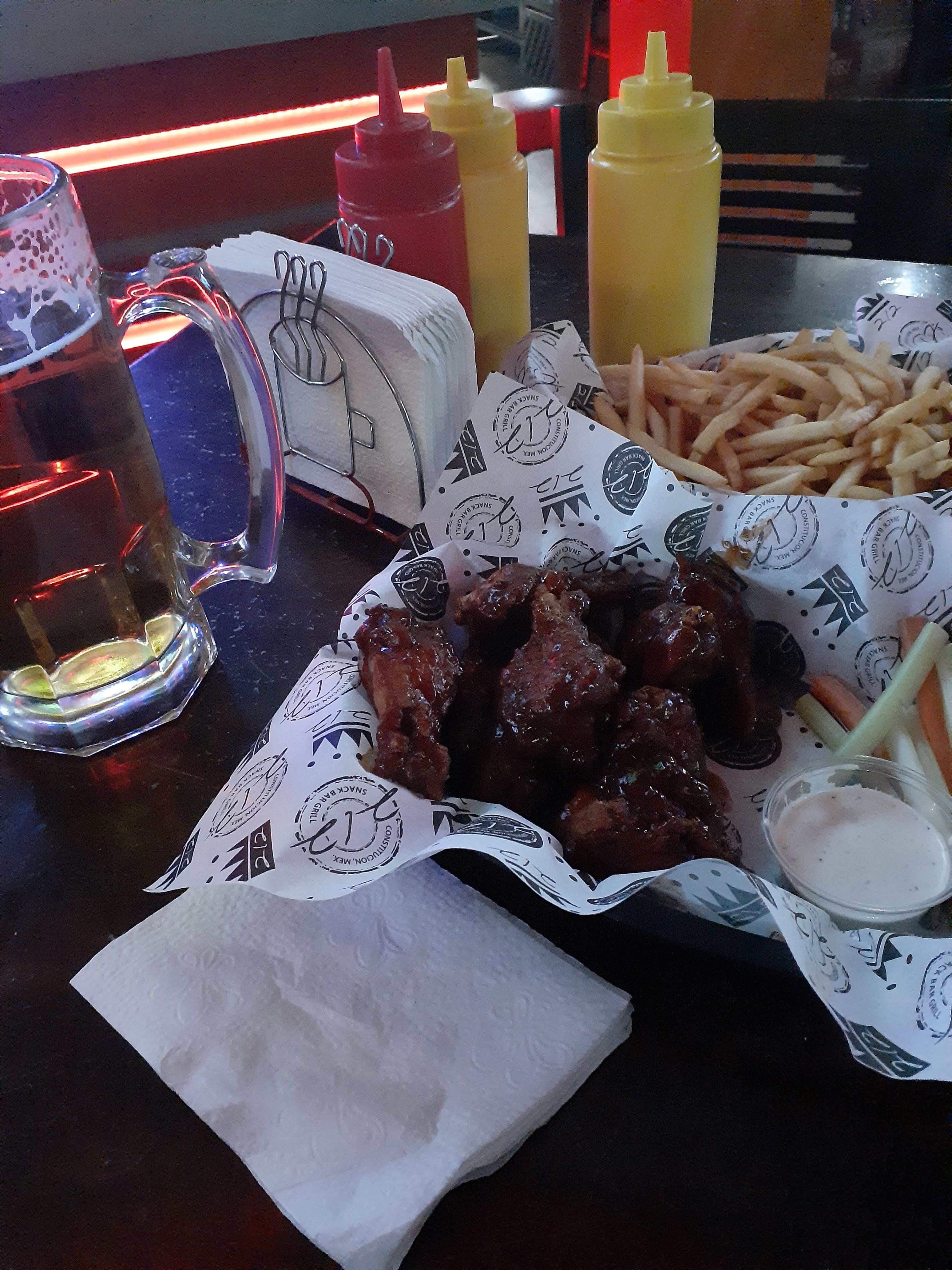 La 212 Snack Bar image 6