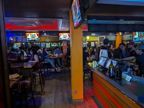 La 212 Snack Bar image 8
