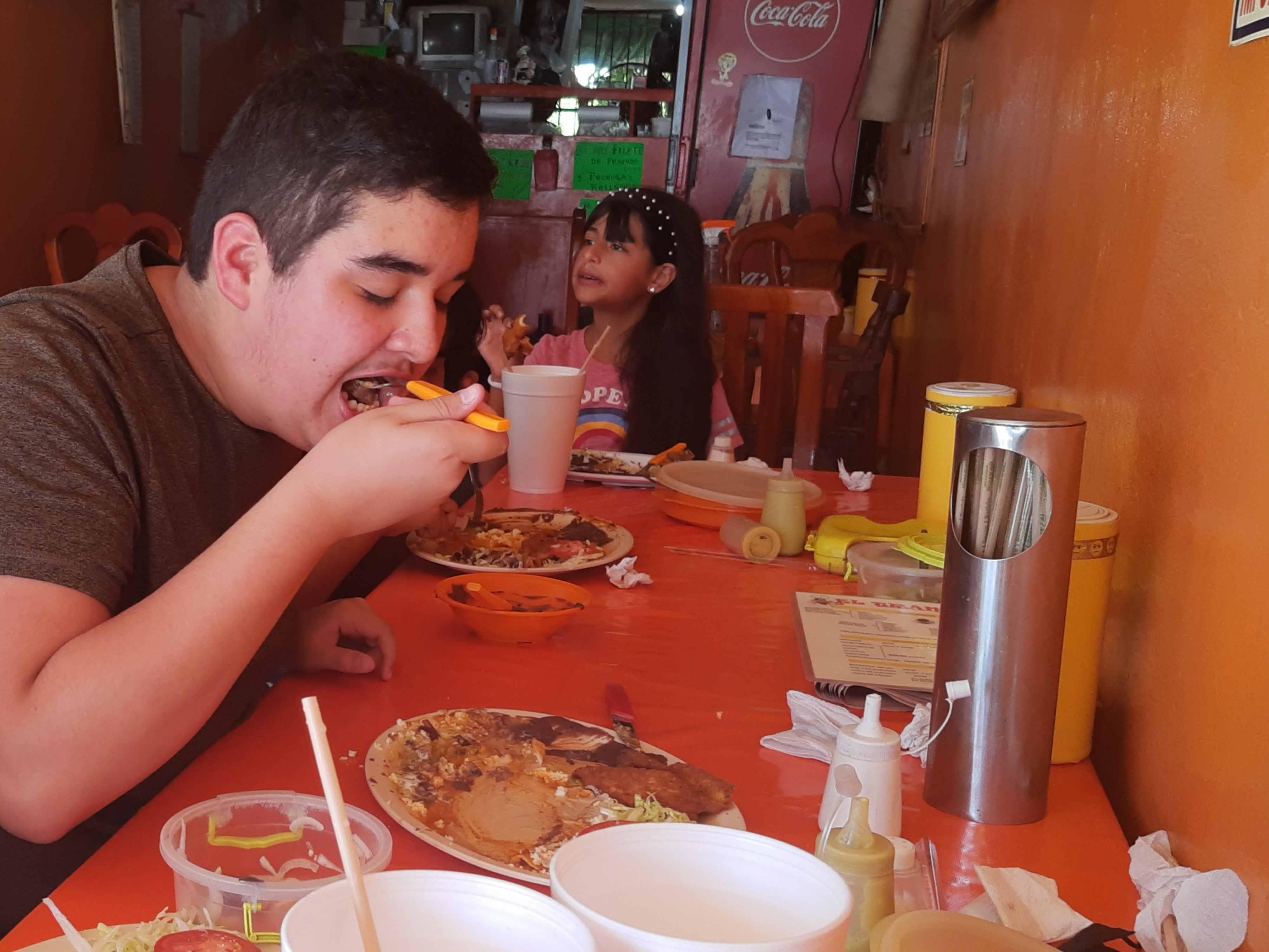 Fonda "El Trancazo" image 10