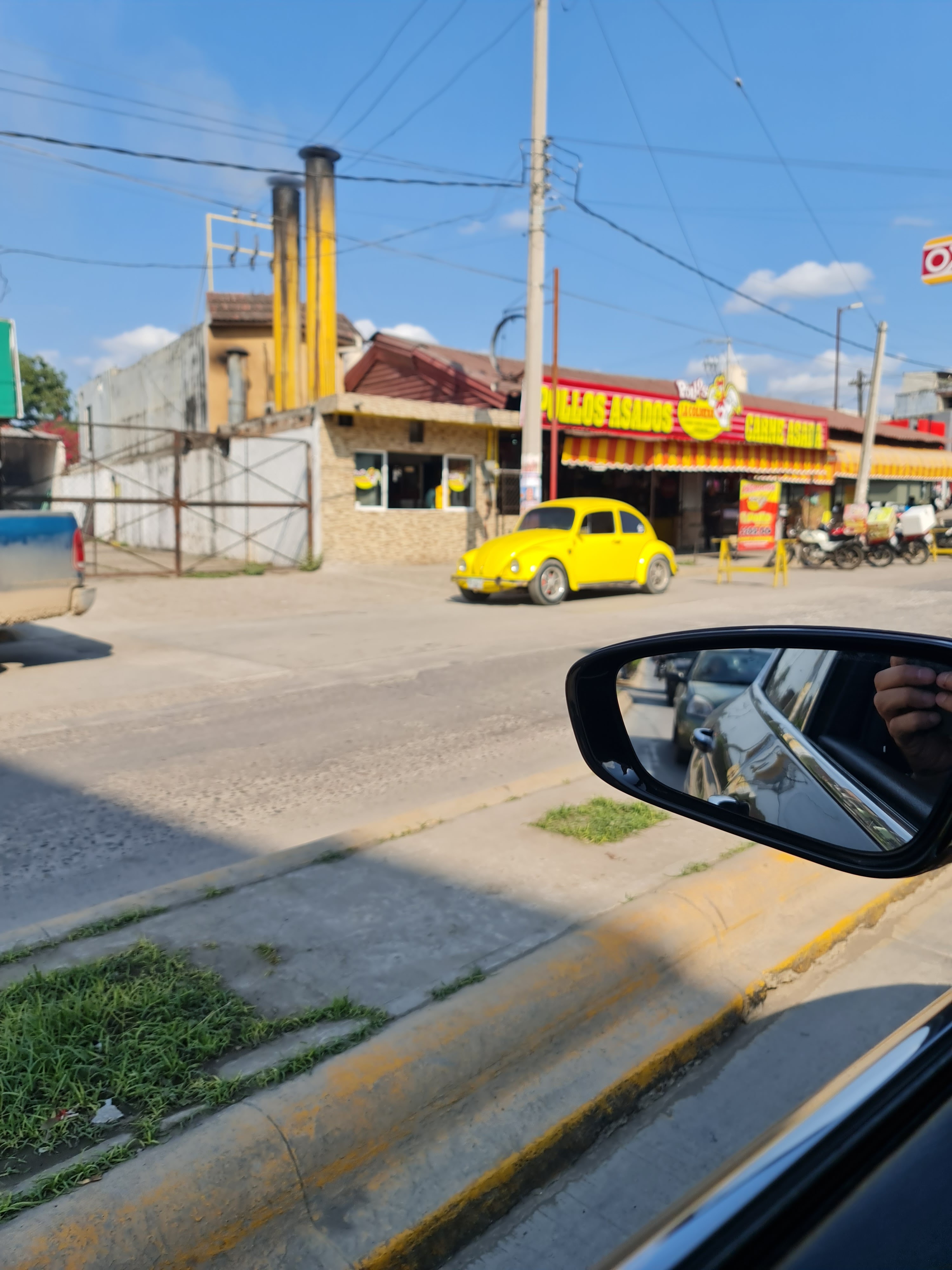 POLLOS LA COLMENA image 2