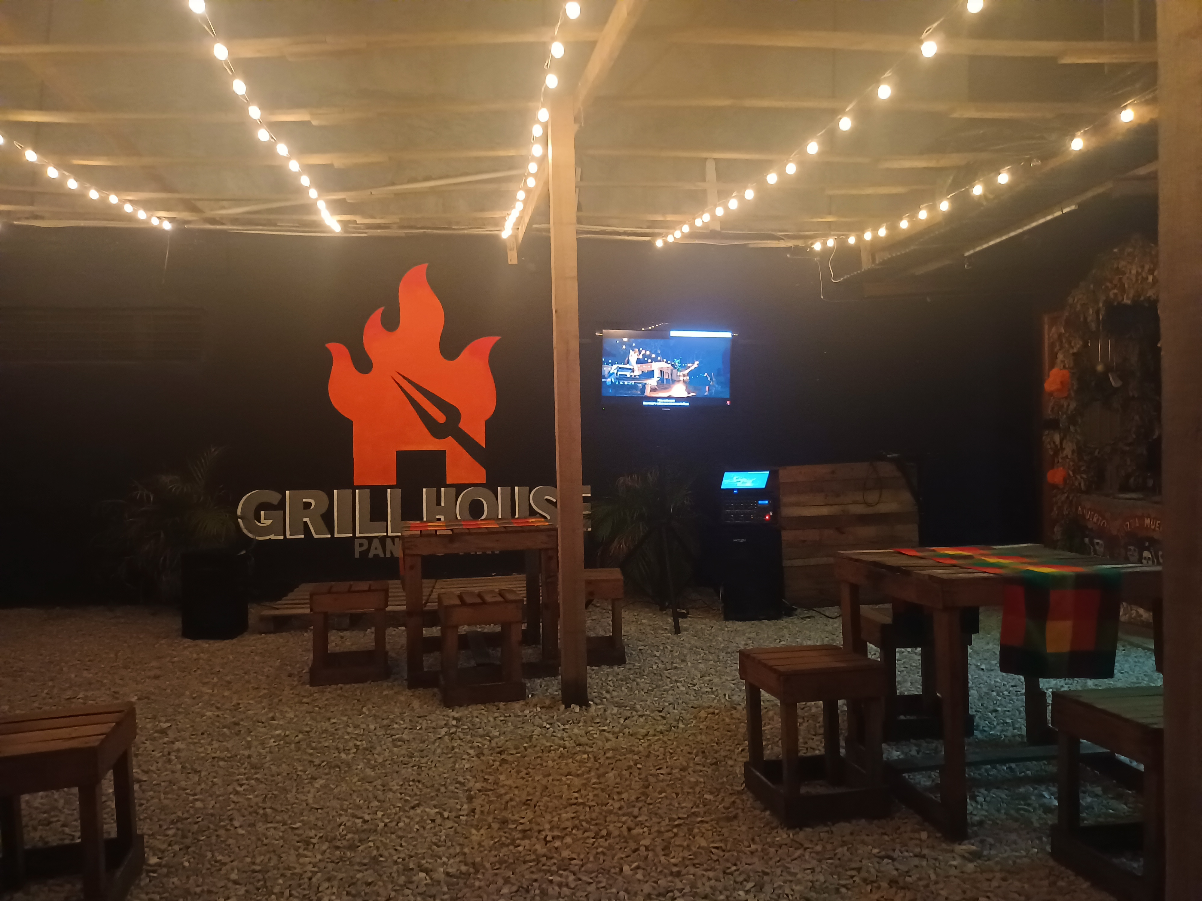 Grill House pánuco image 1