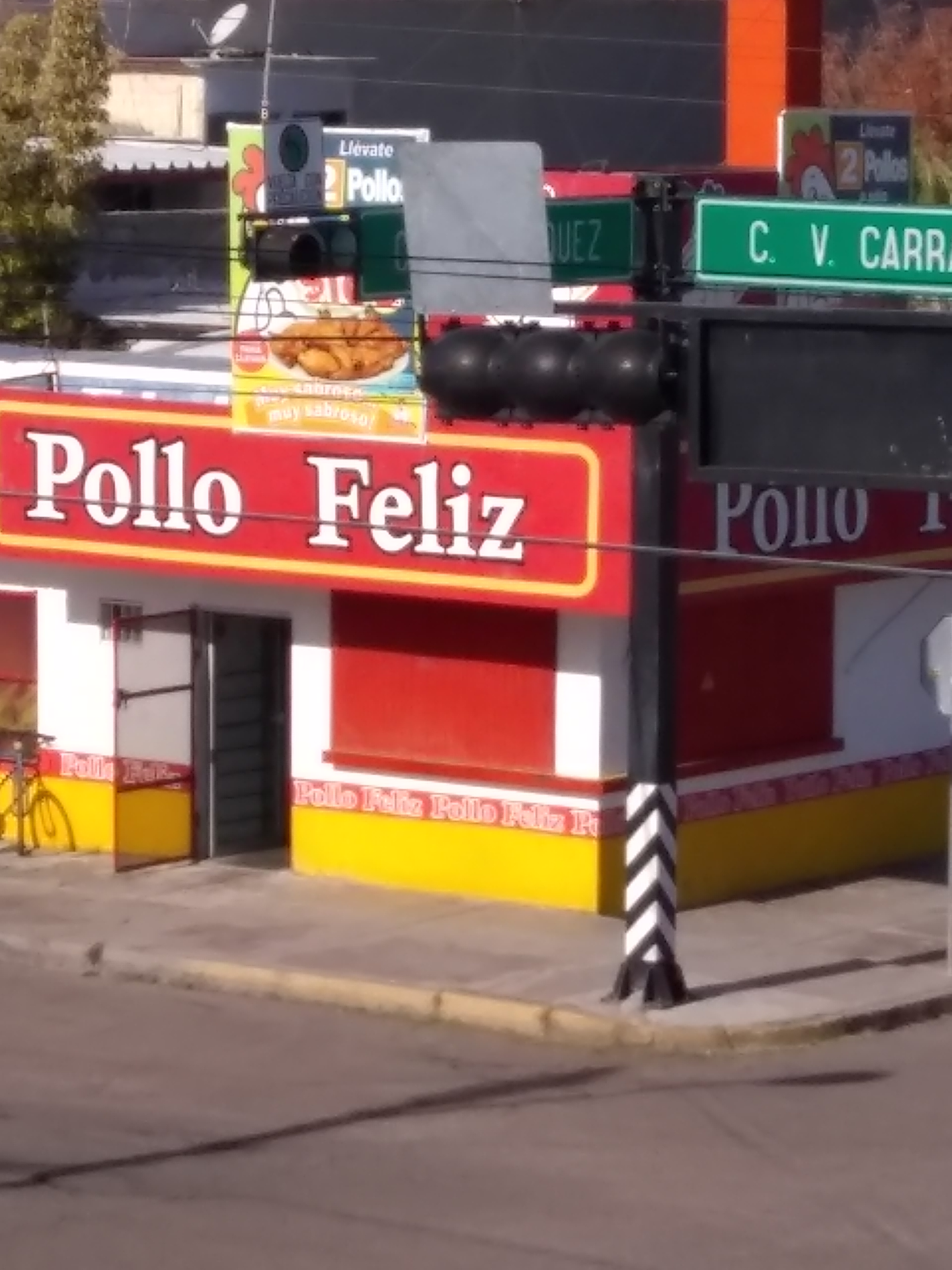 Pollo Feliz image 1