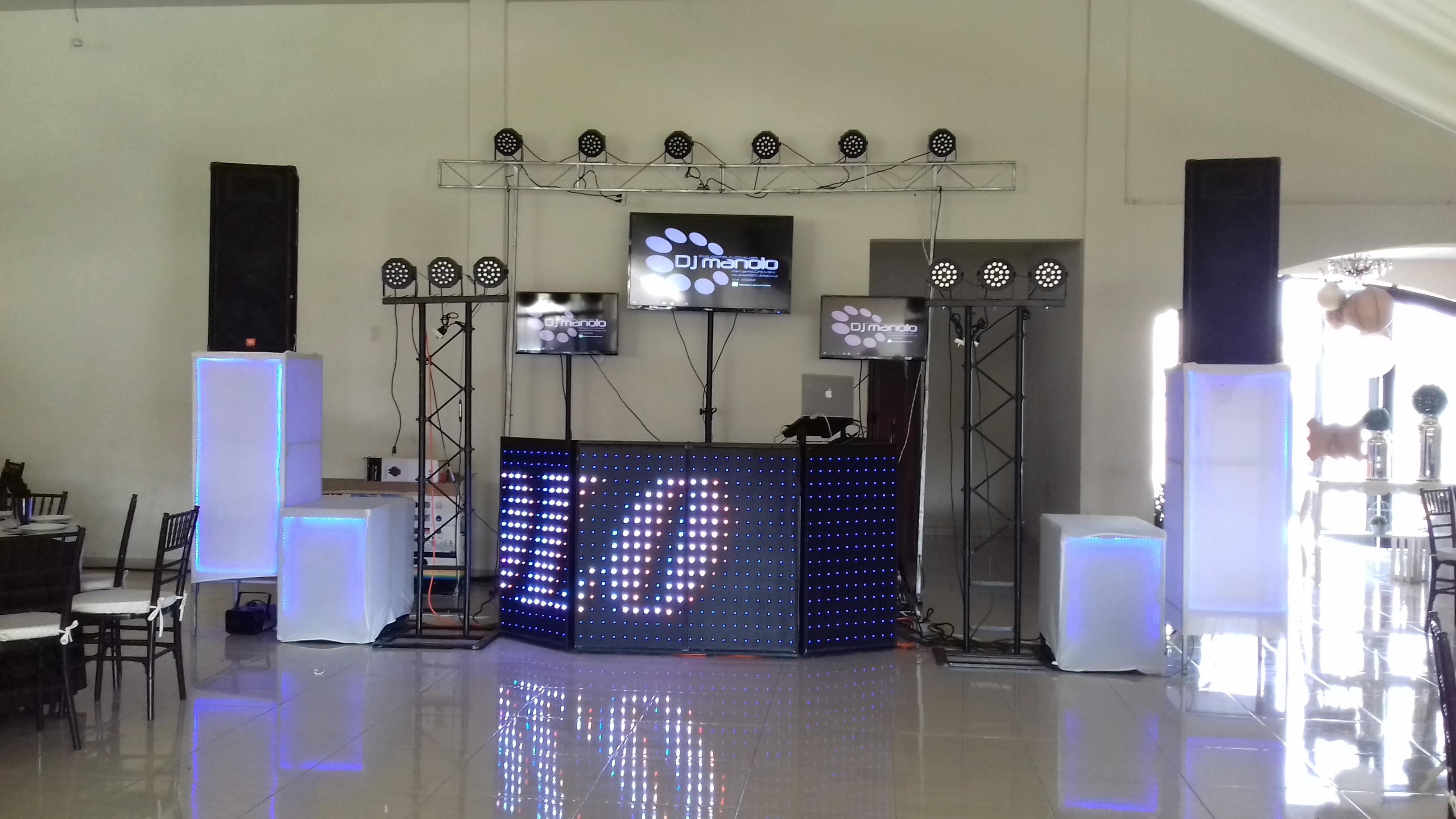 Los Girasoles image 7