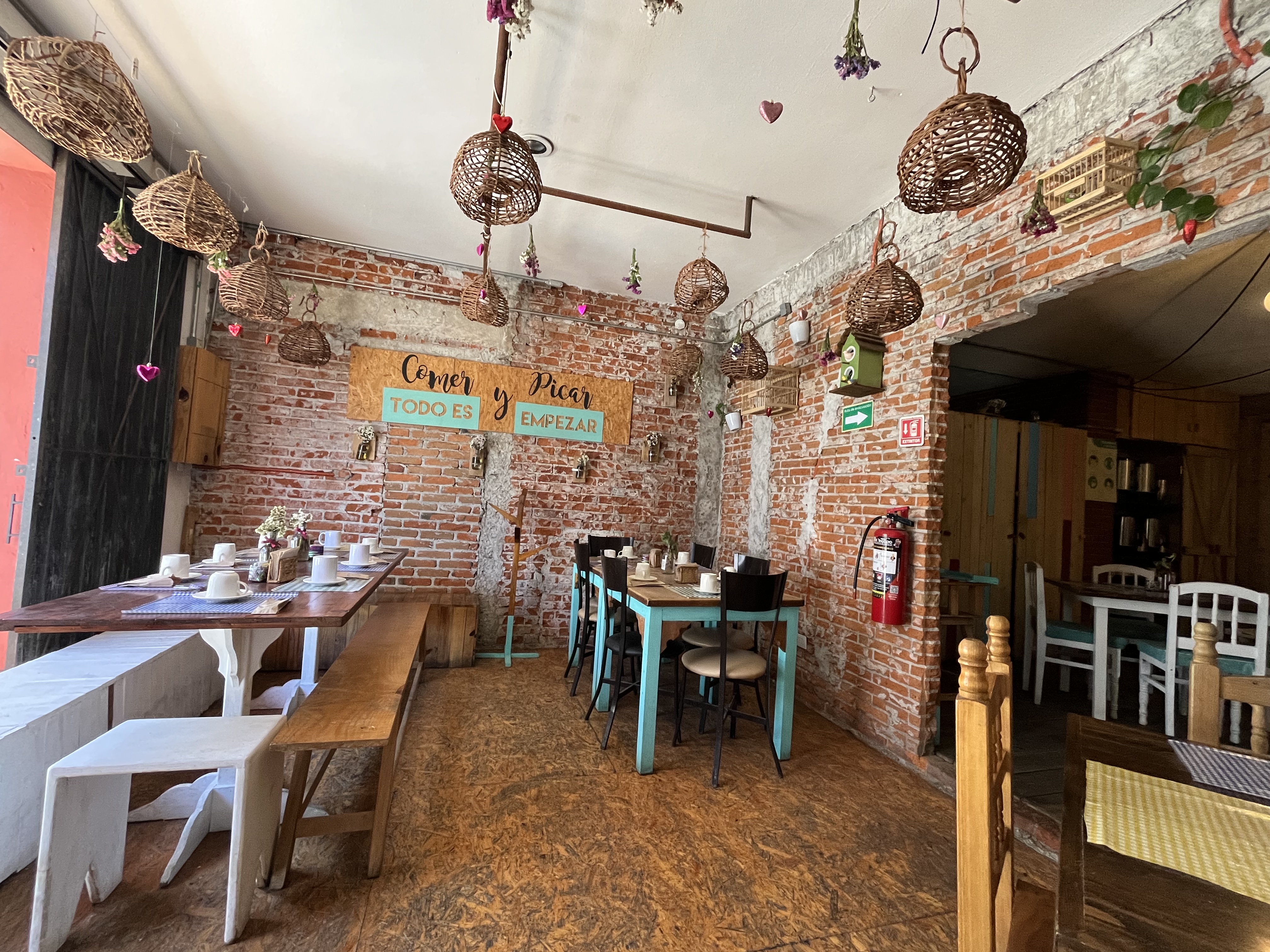 La Tertulia Desayunos y Almuerzos image 2