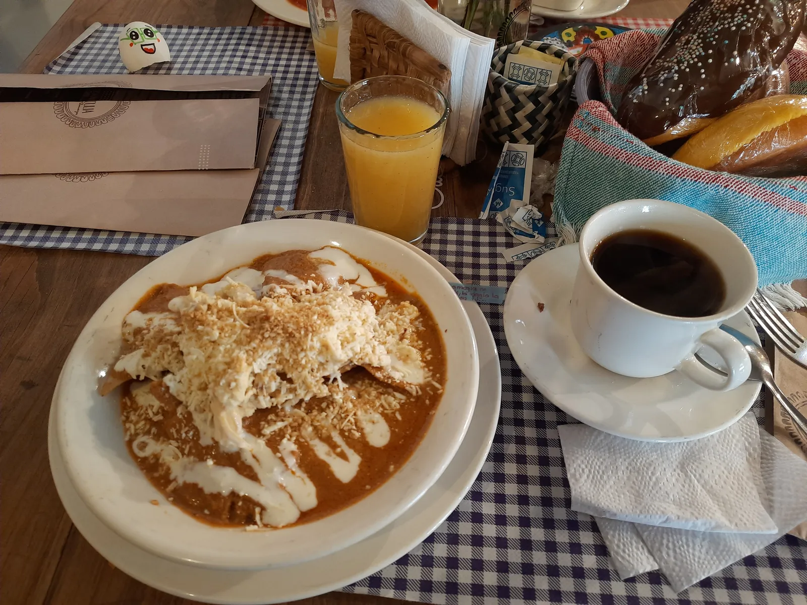 La Tertulia Desayunos y Almuerzos image 6
