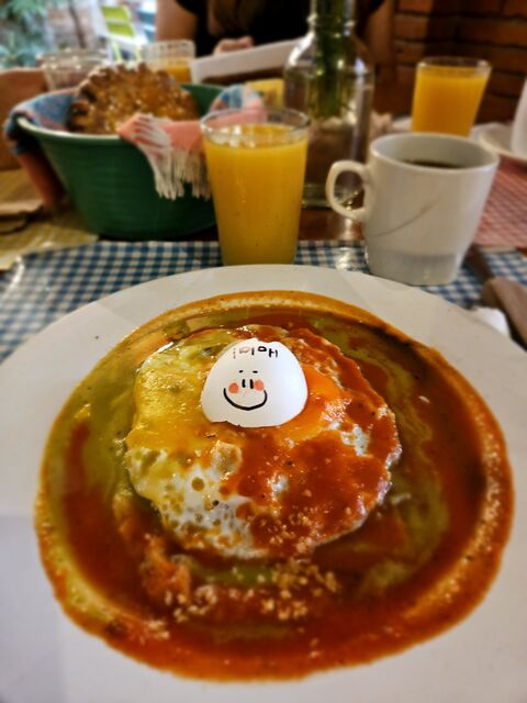 La Tertulia Desayunos y Almuerzos image 8